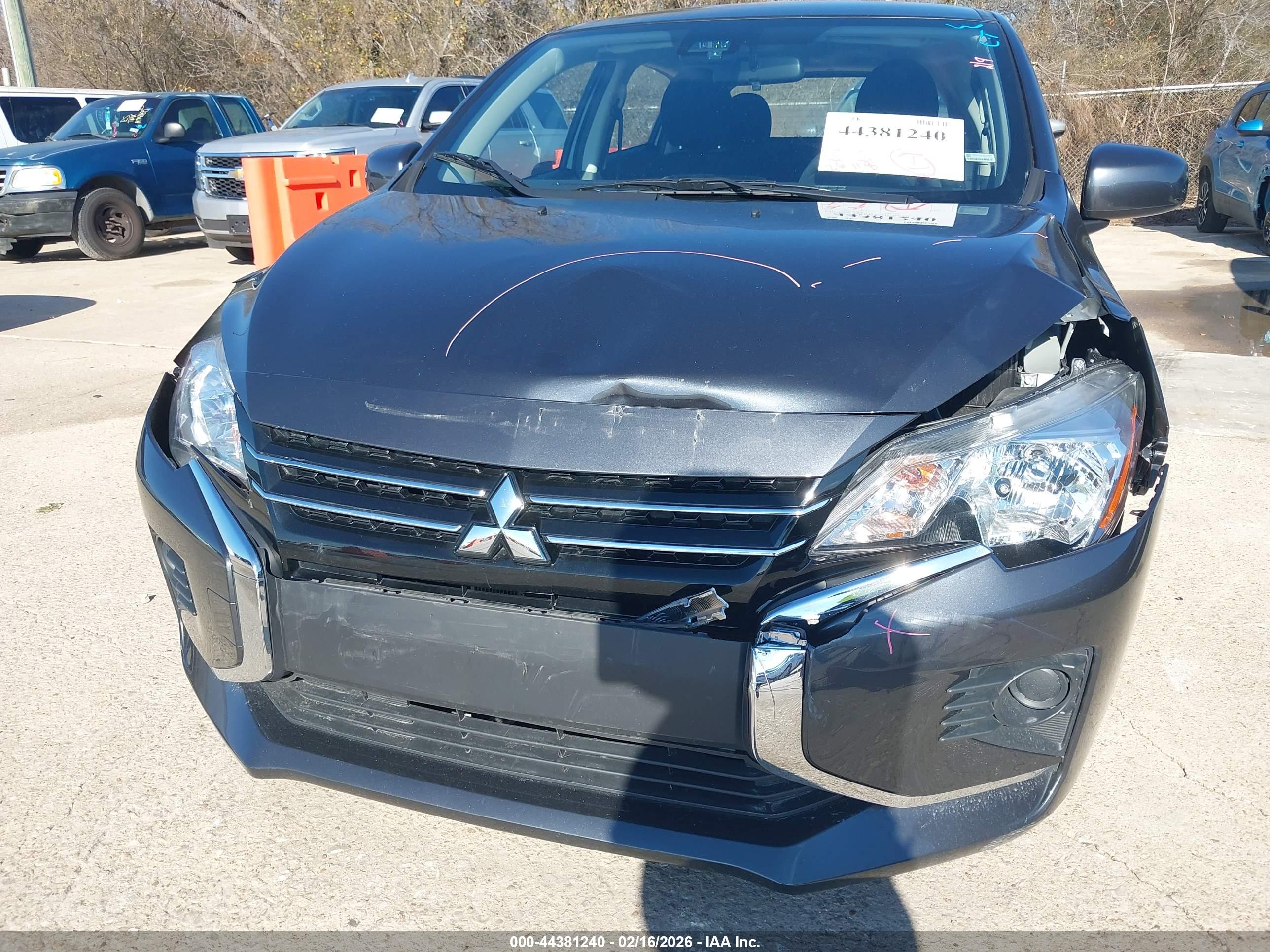 MITSUBISHI MIRAGE image 6