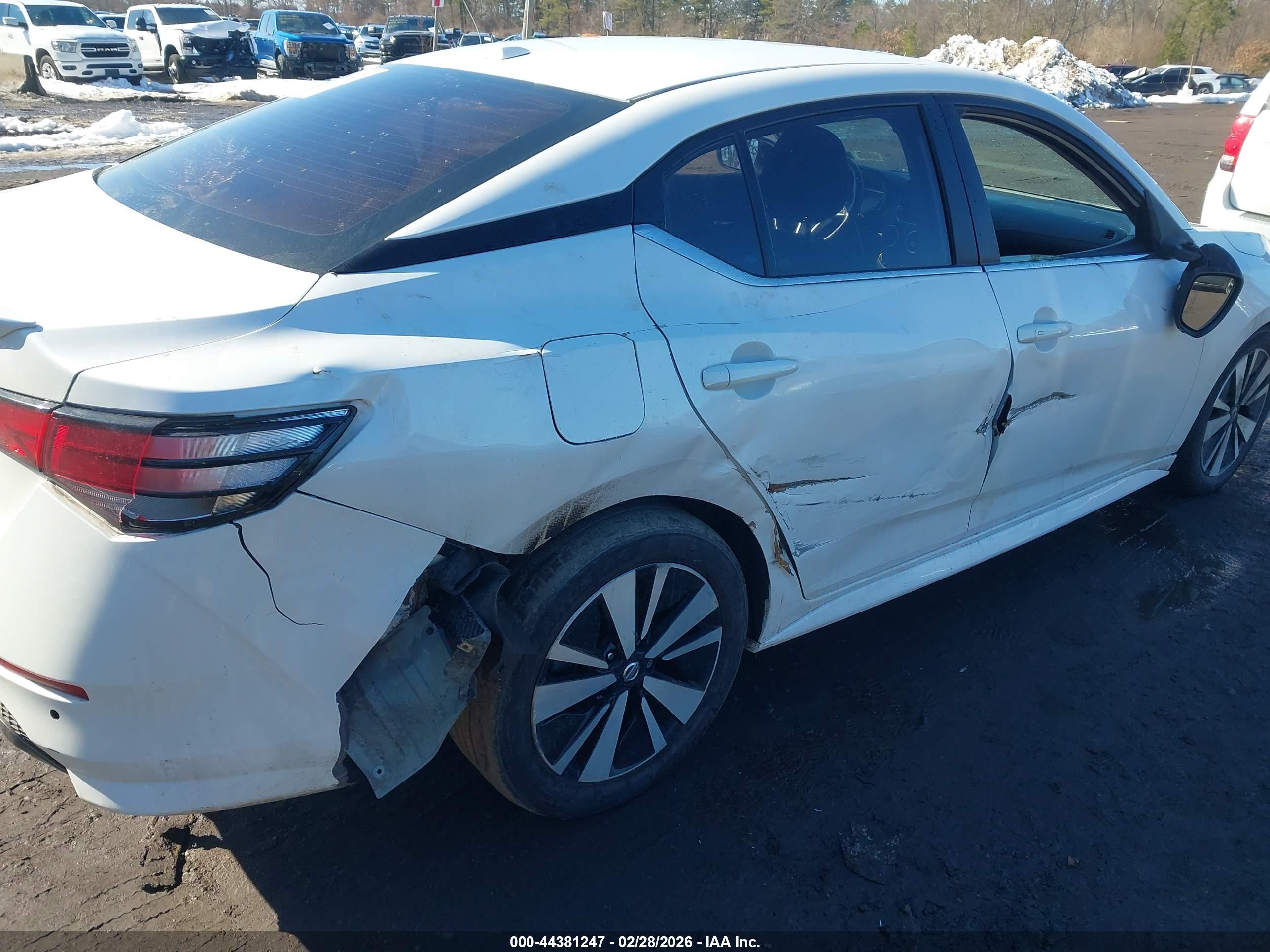 NISSAN SENTRA image 6