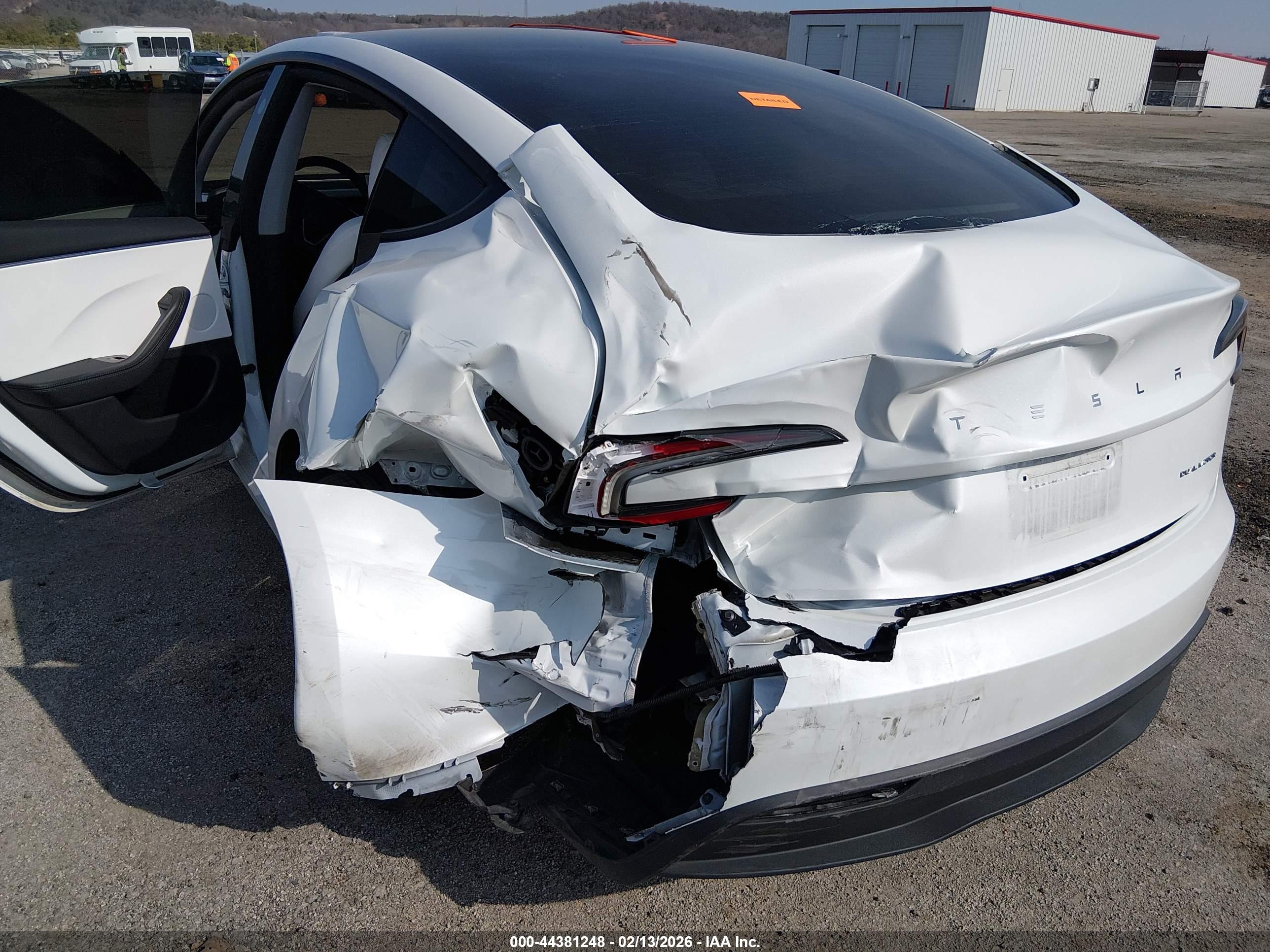 TESLA MODEL image 6