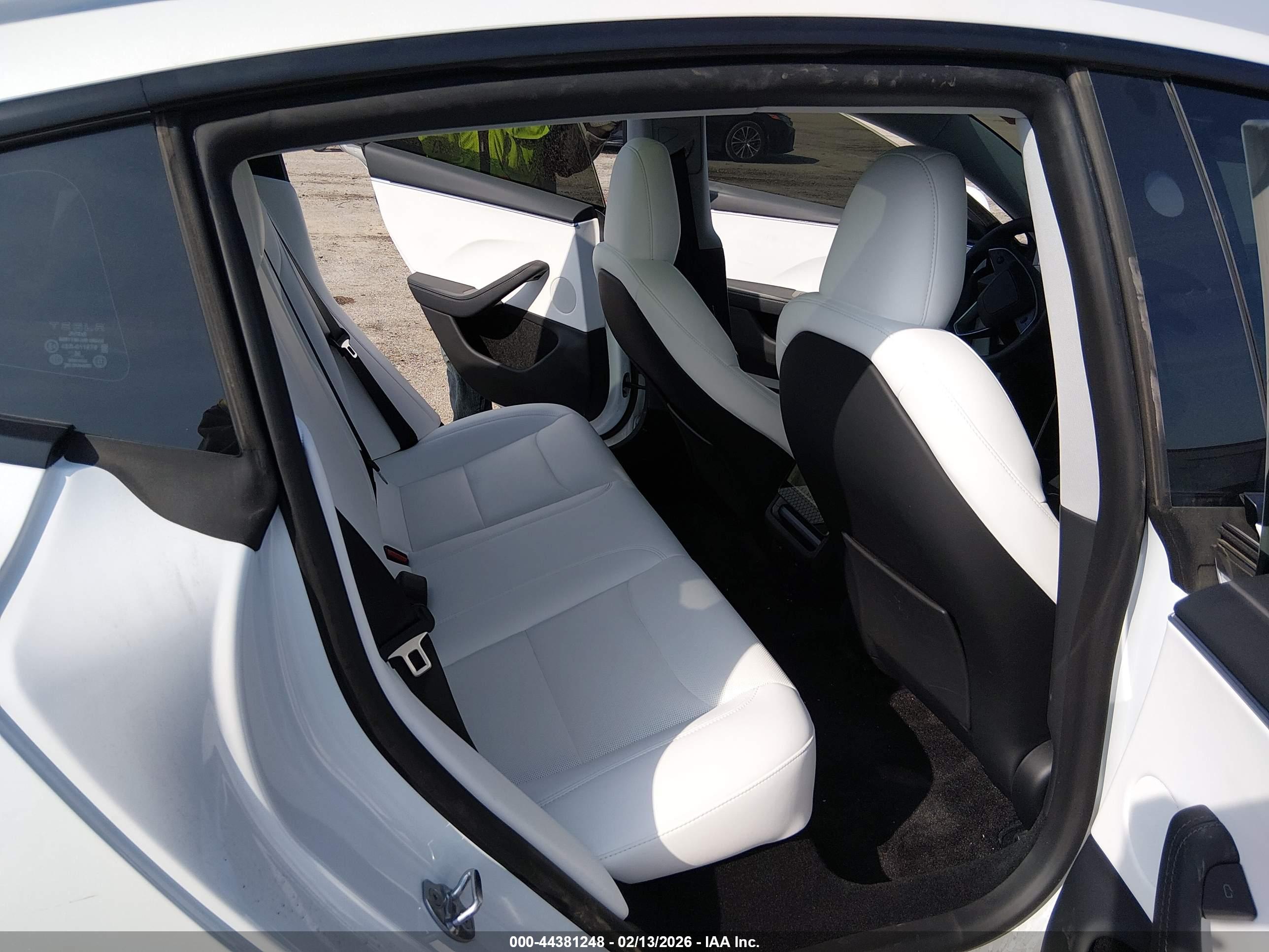 TESLA MODEL image 8