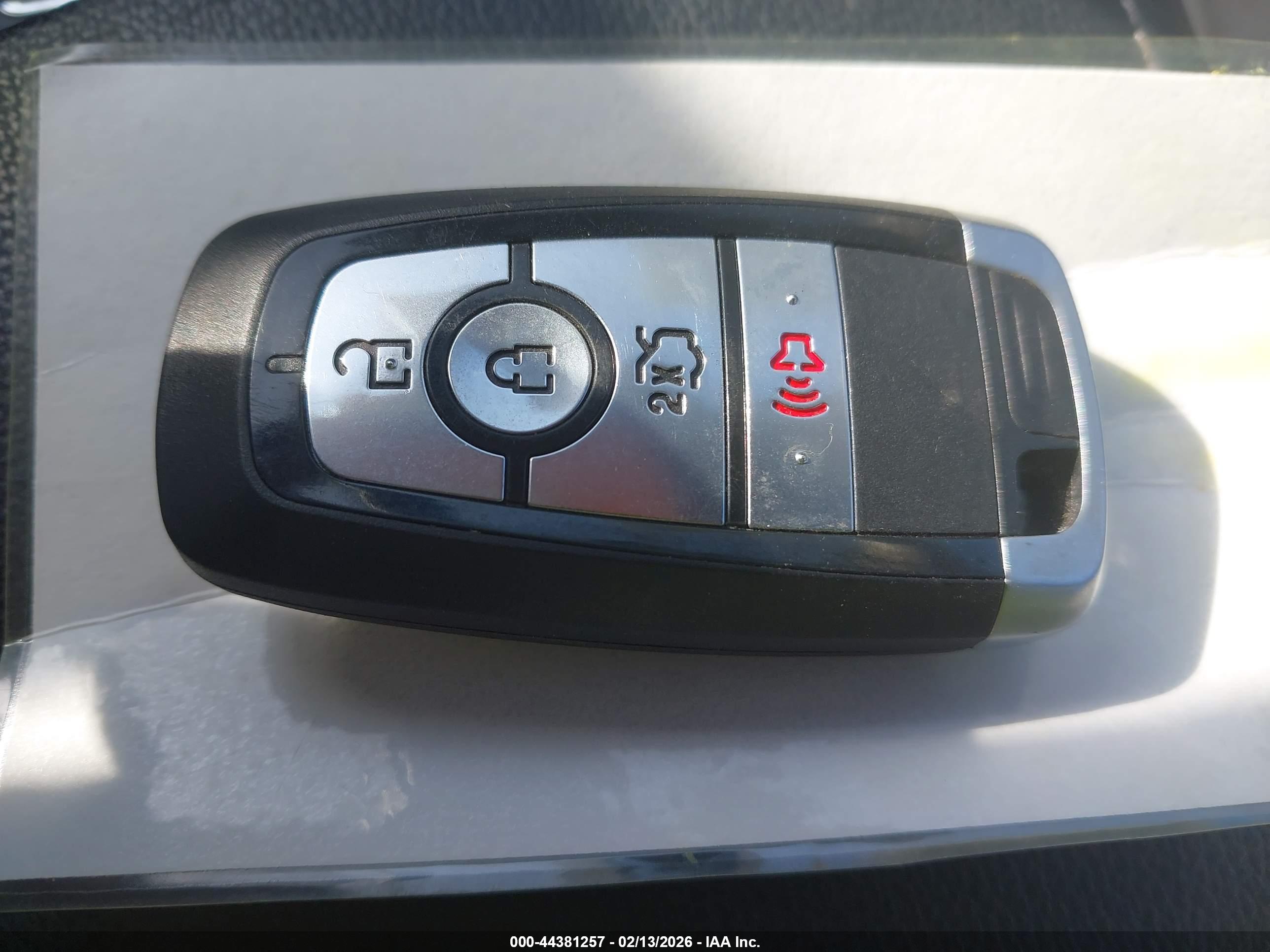FORD FUSION image 11