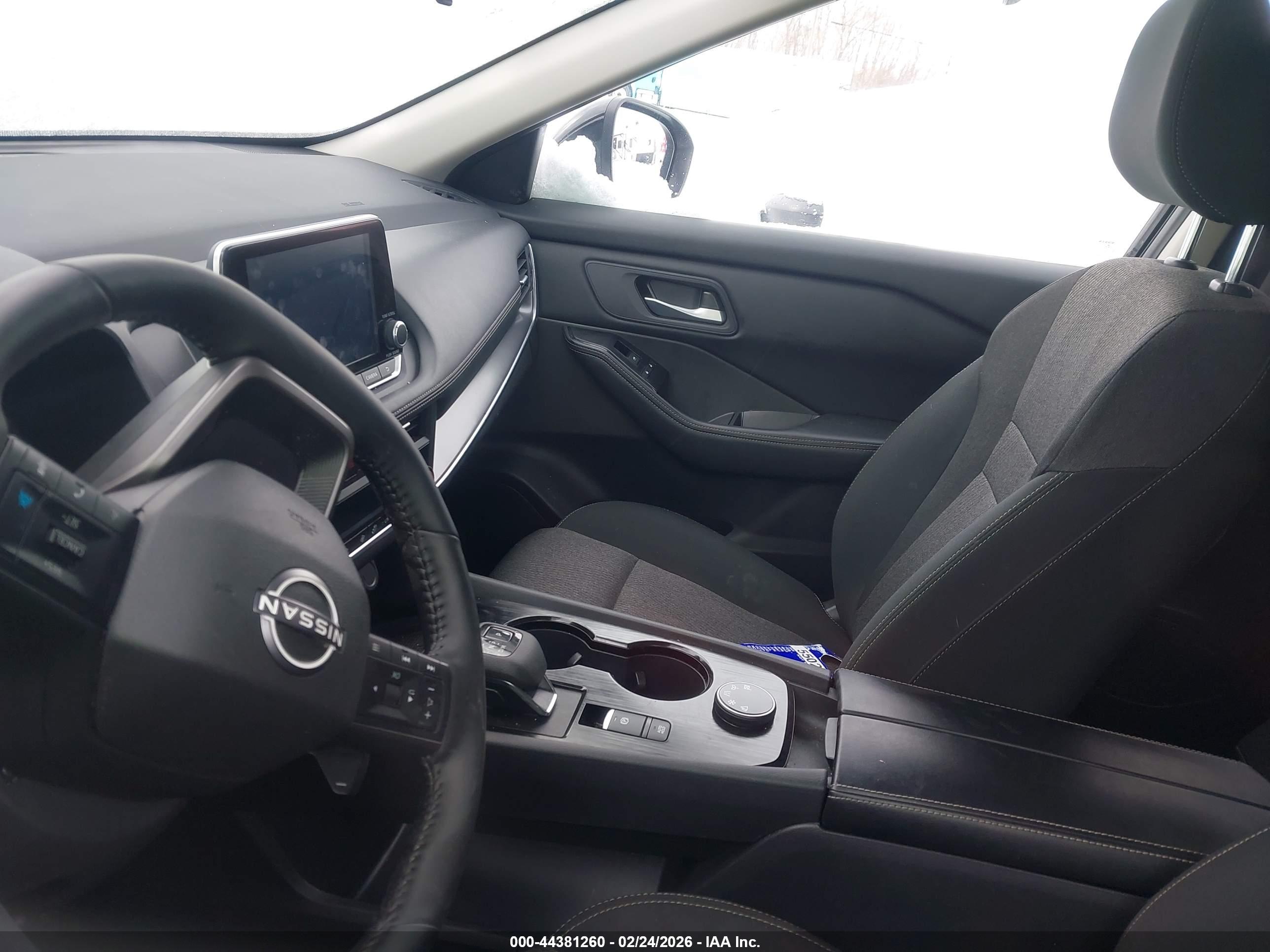 NISSAN ROGUE image 7