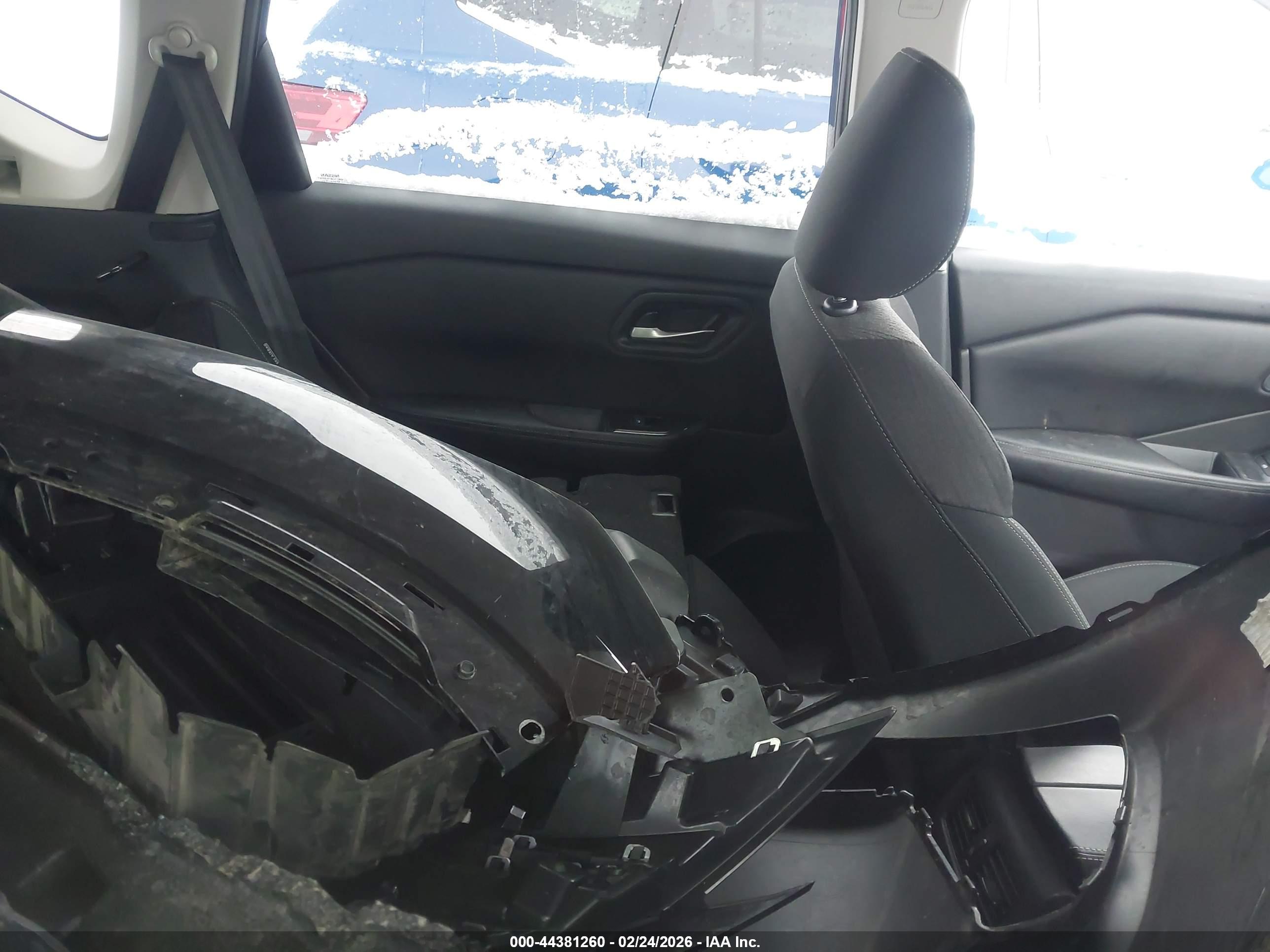 NISSAN ROGUE image 8