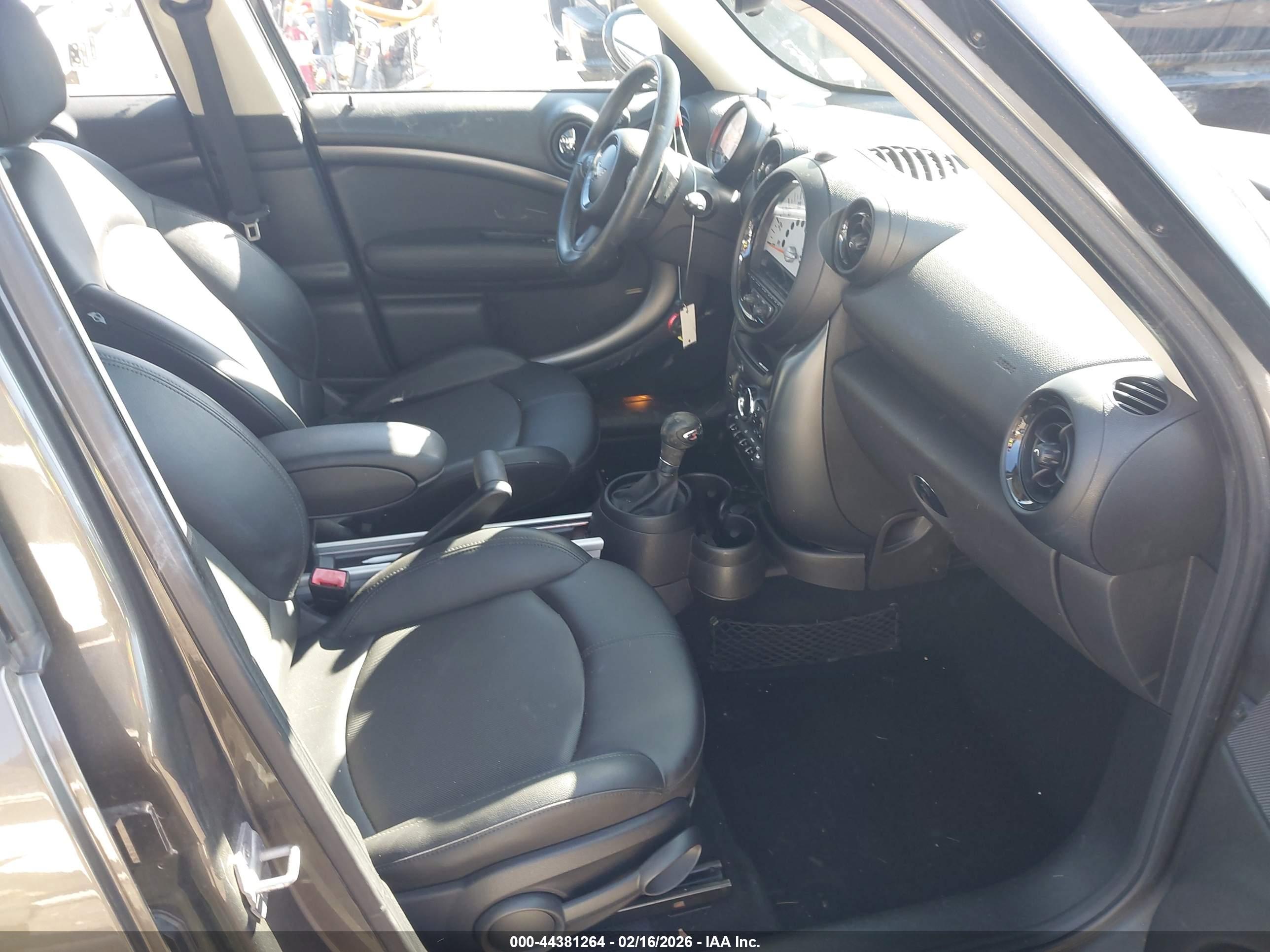 MINI COUNTRYMAN image 5