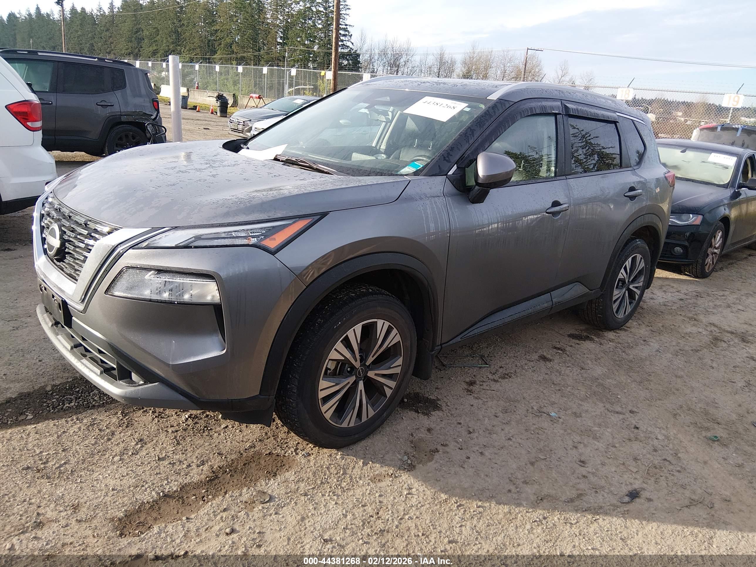NISSAN ROGUE image 2