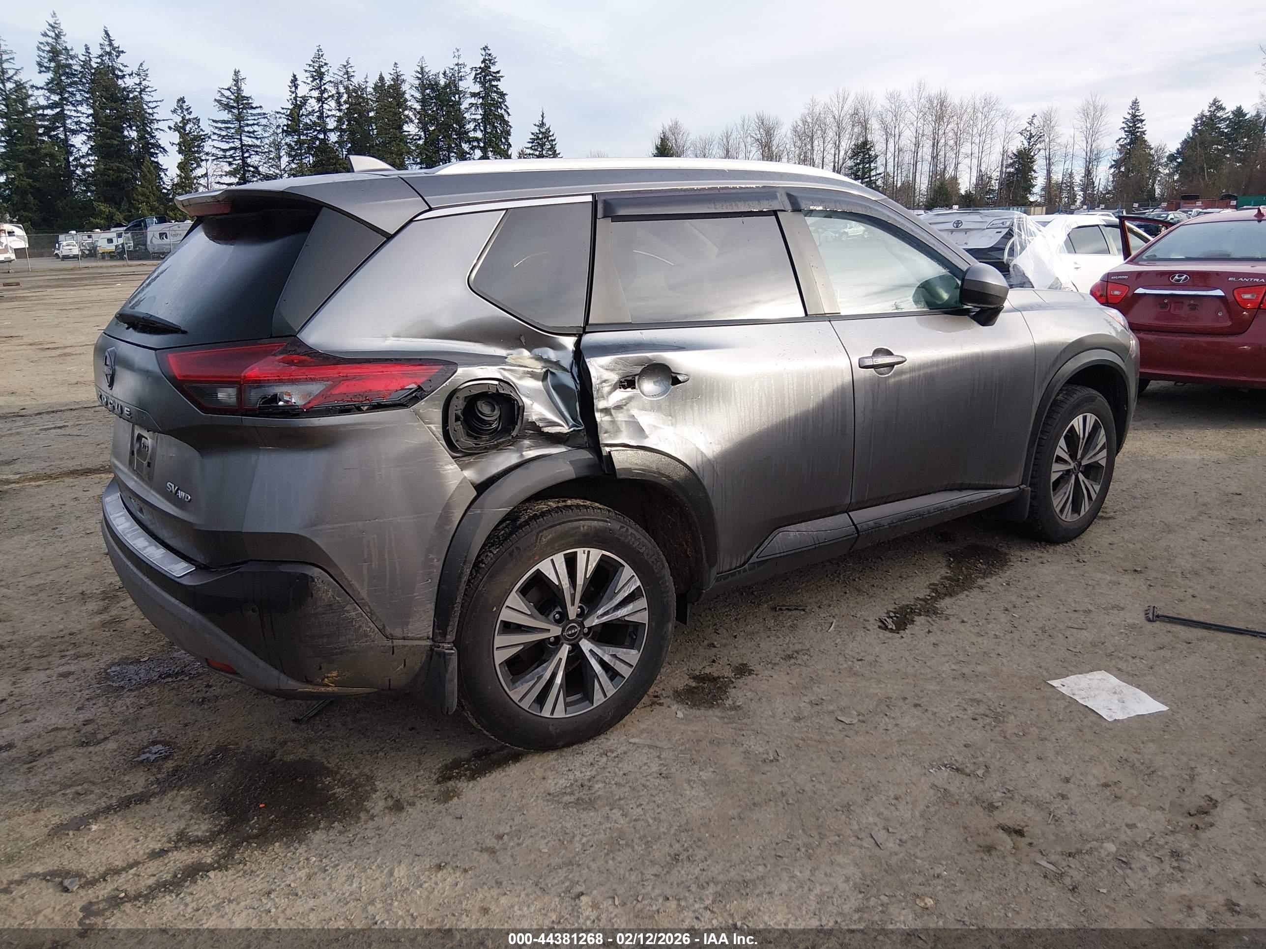 NISSAN ROGUE image 4