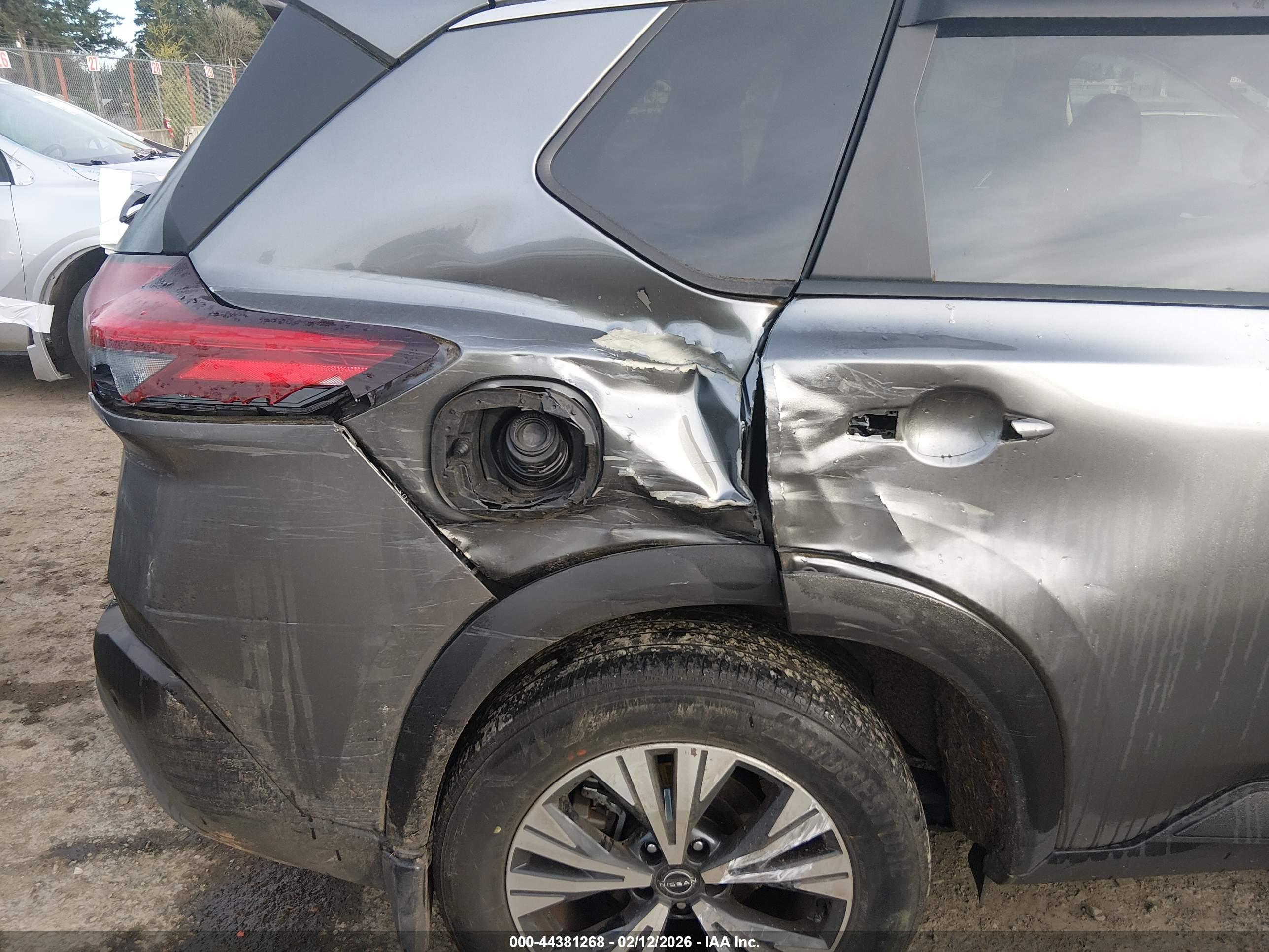 NISSAN ROGUE image 6
