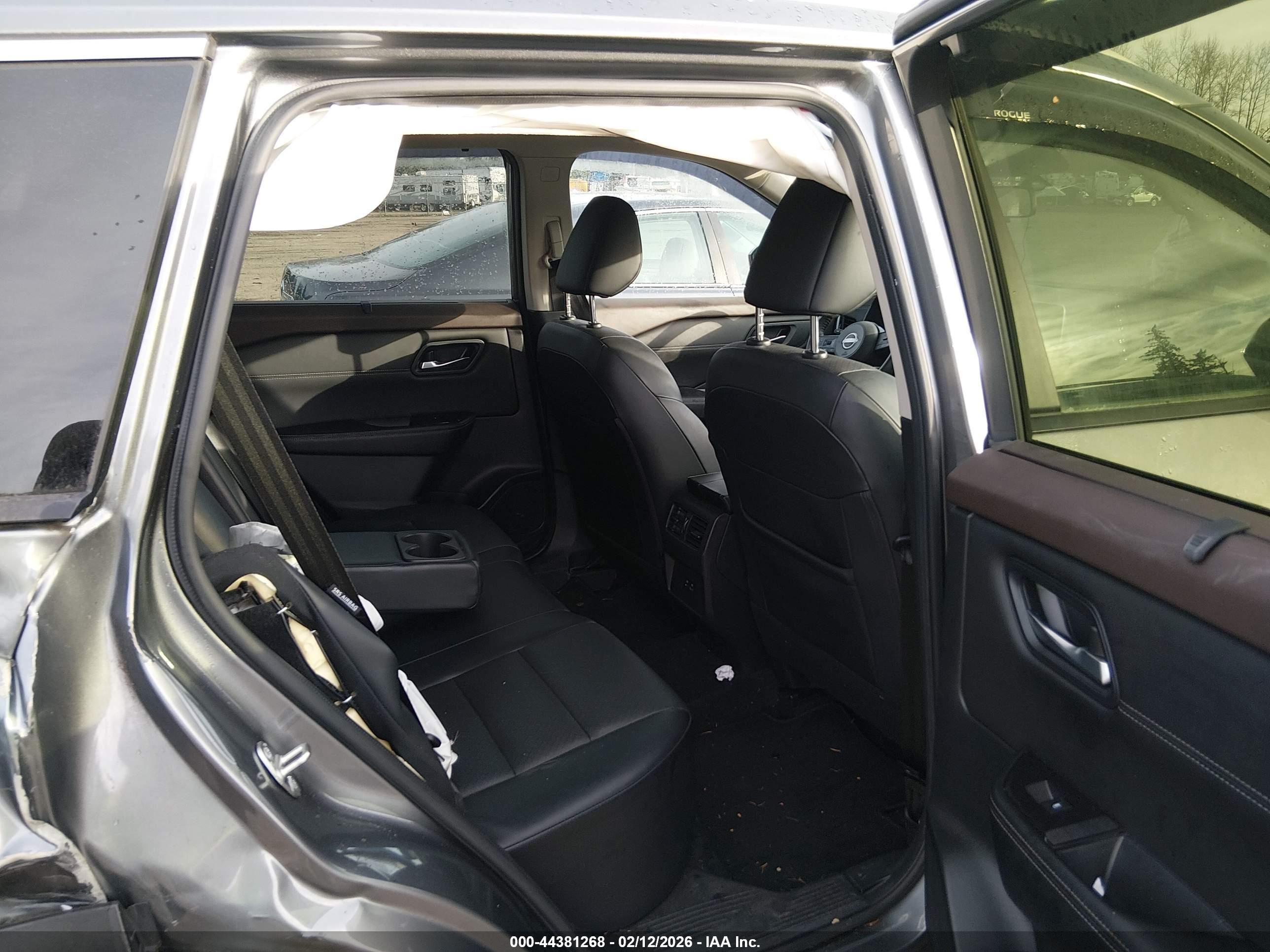 NISSAN ROGUE image 8