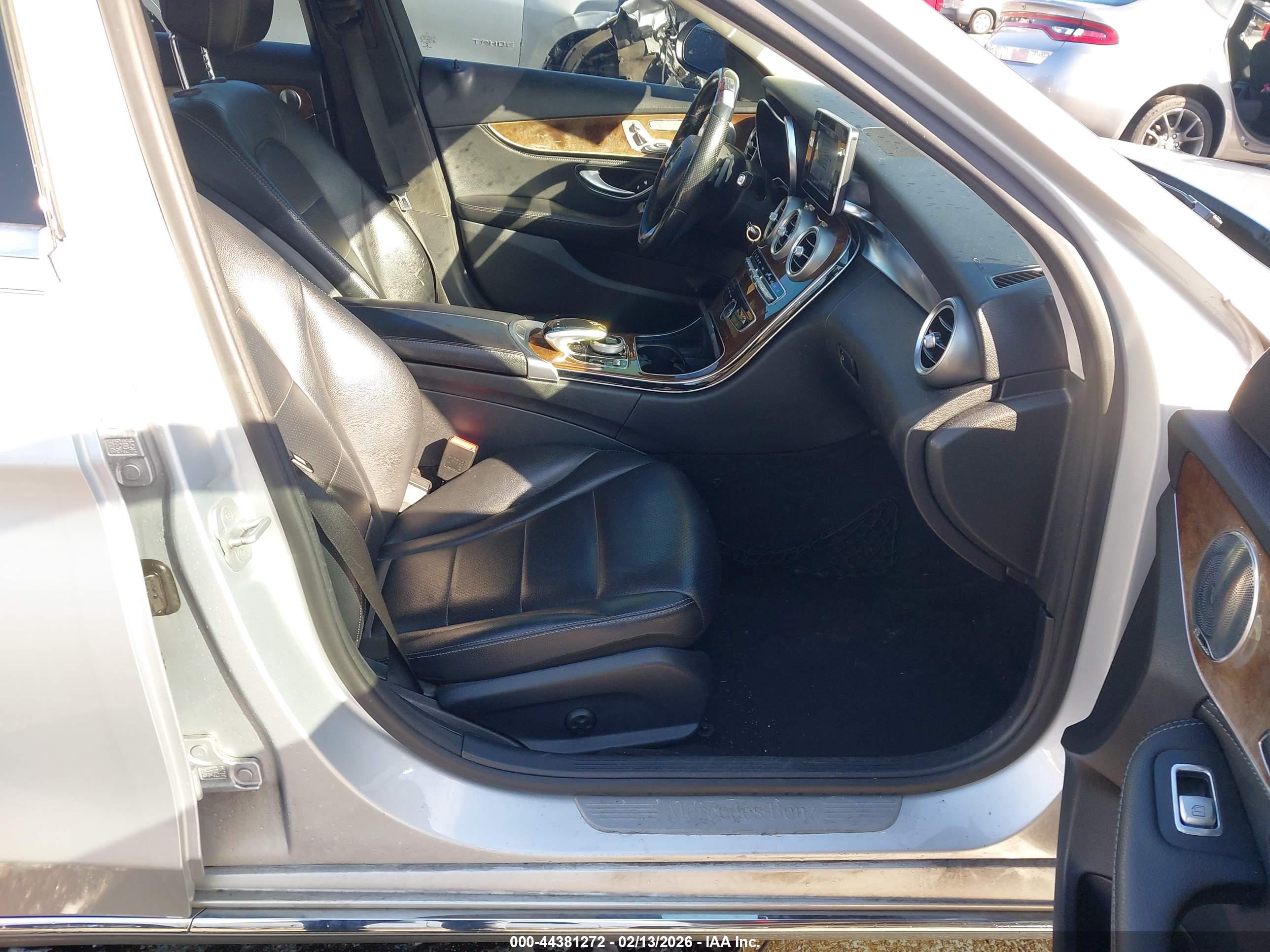 MERCEDES-BENZ C-CLASS image 5