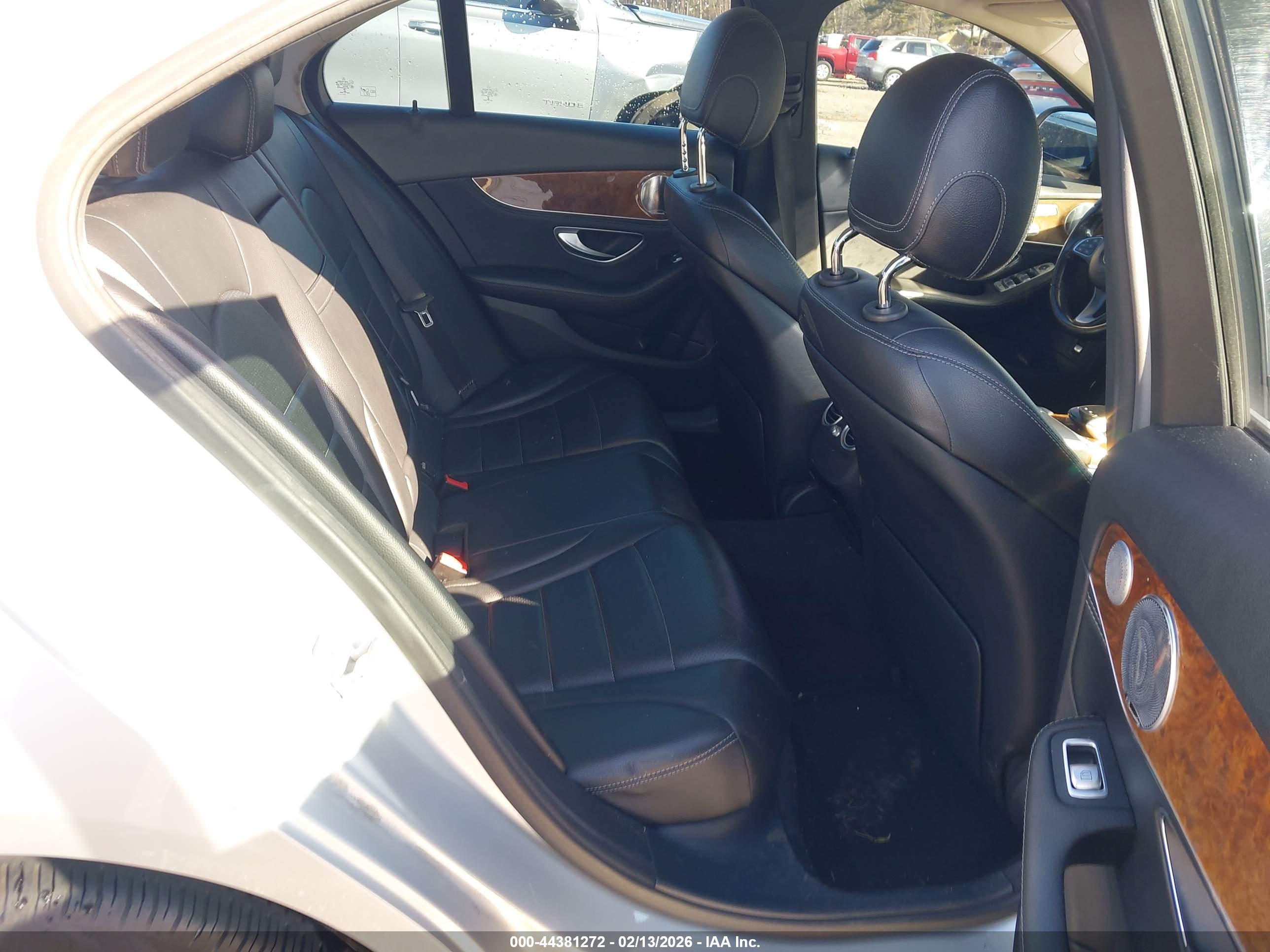 MERCEDES-BENZ C-CLASS image 8