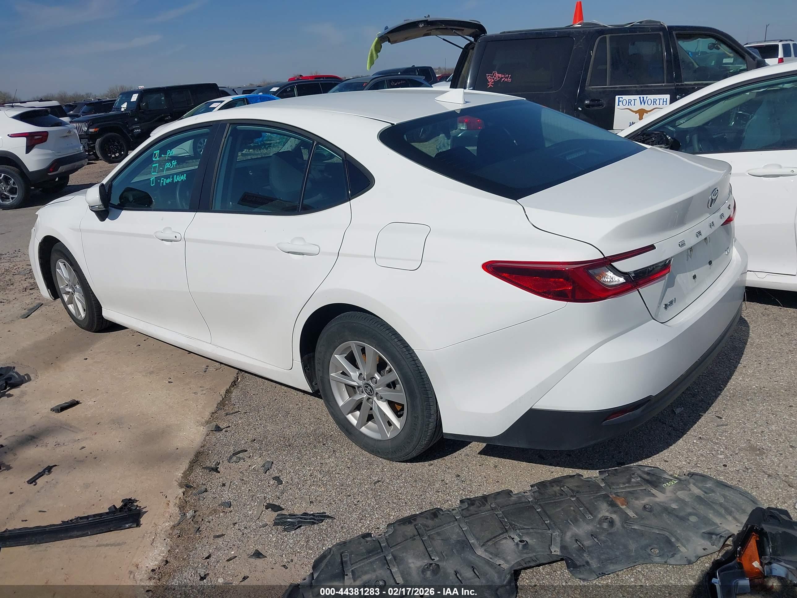 TOYOTA CAMRY image 3