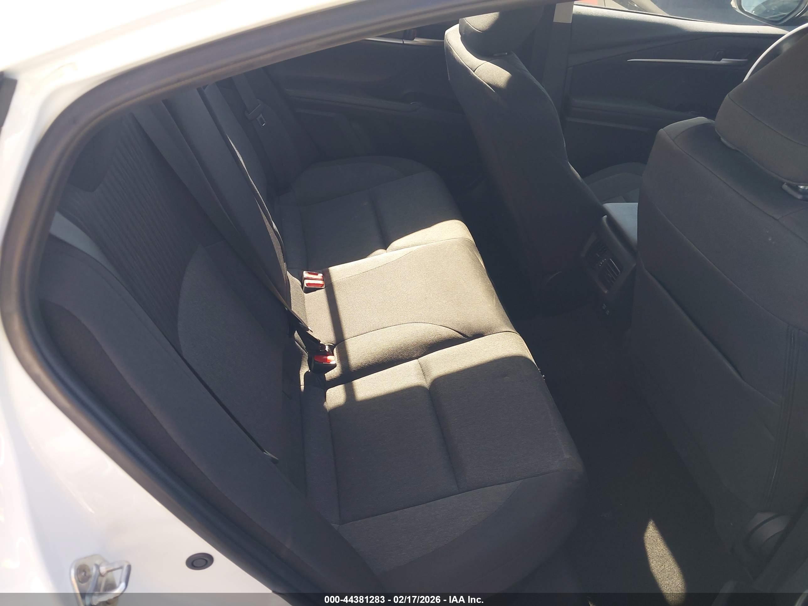 TOYOTA CAMRY image 8
