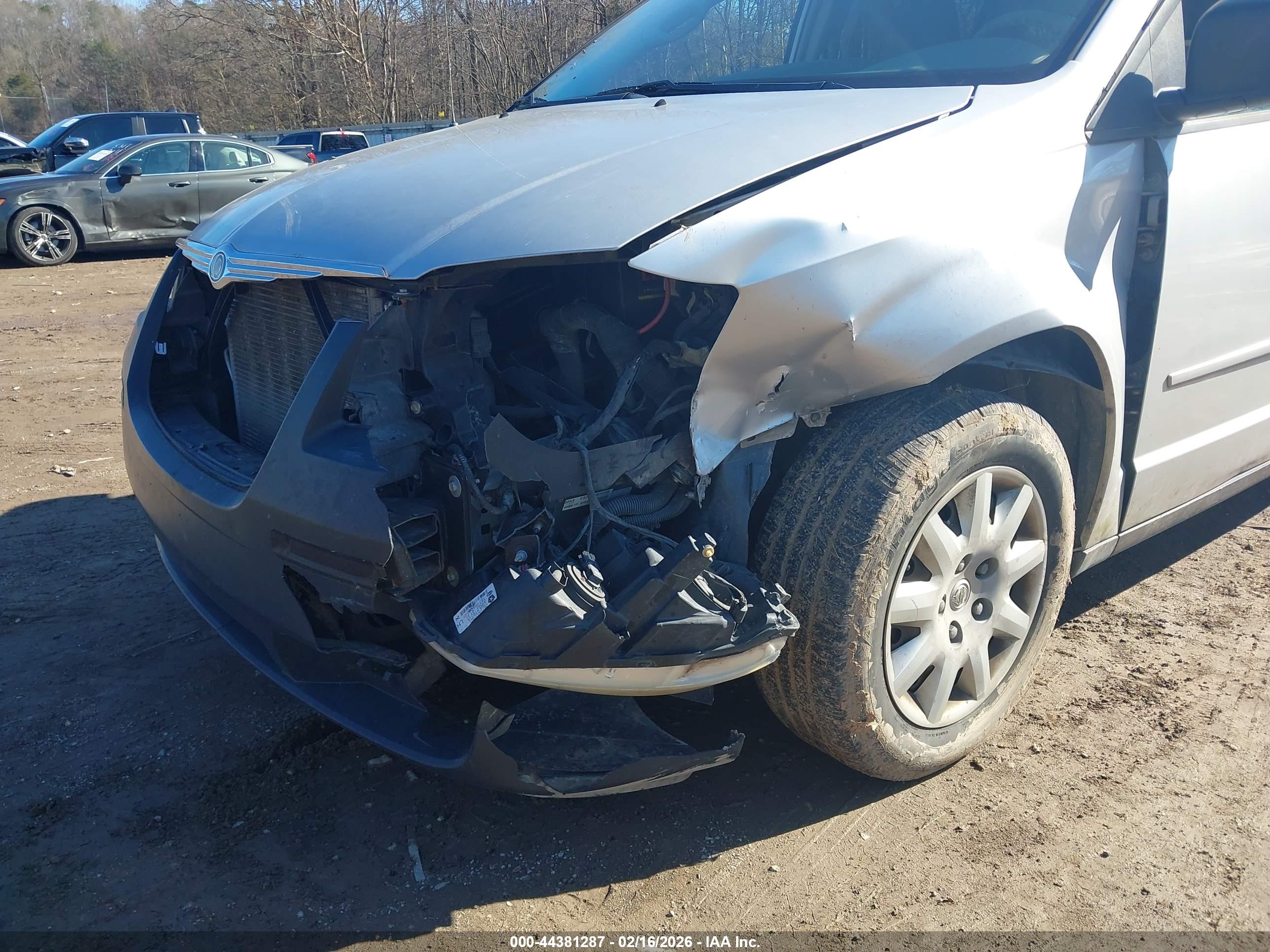 CHRYSLER TOWN image 6