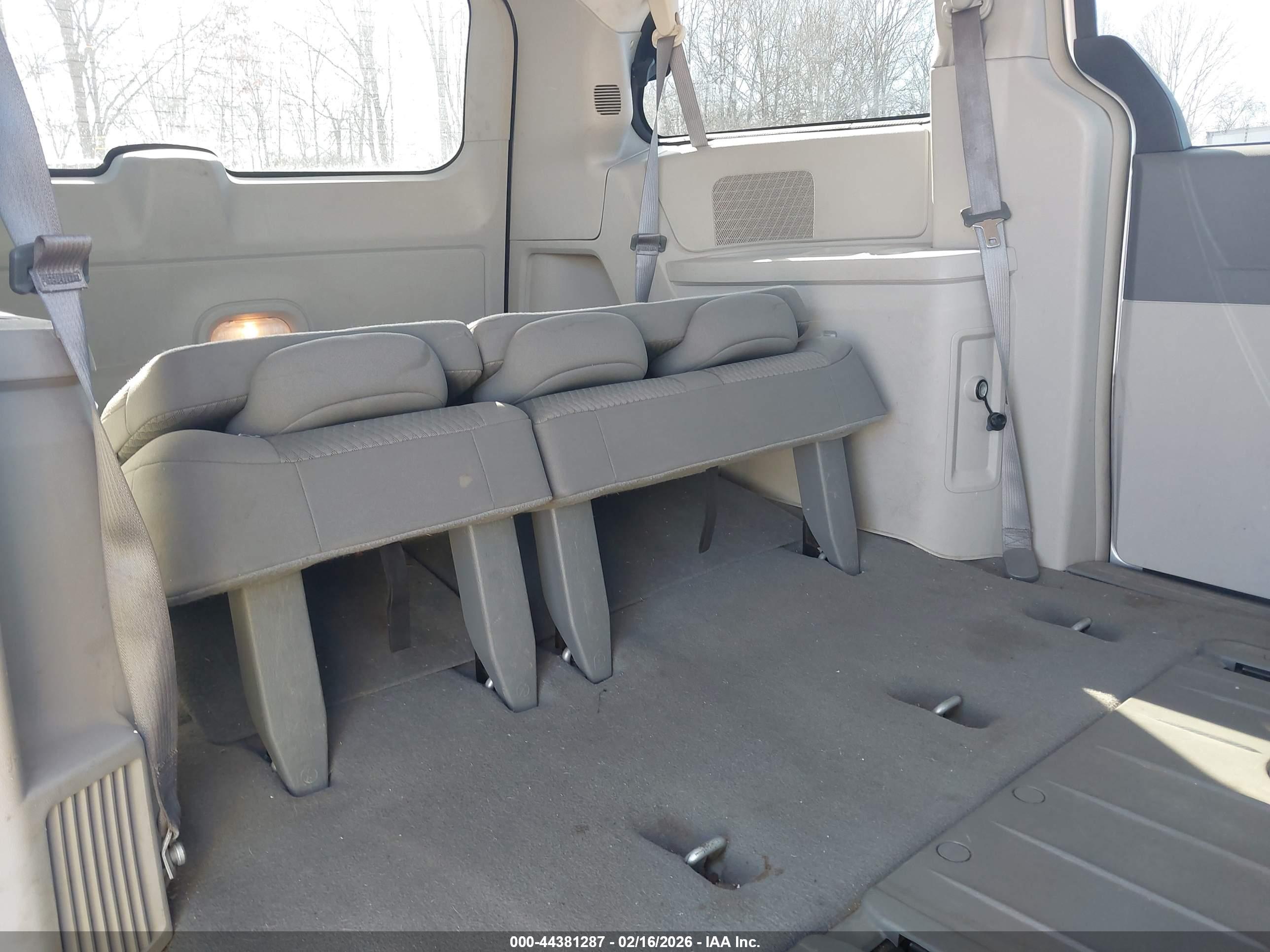 CHRYSLER TOWN image 8