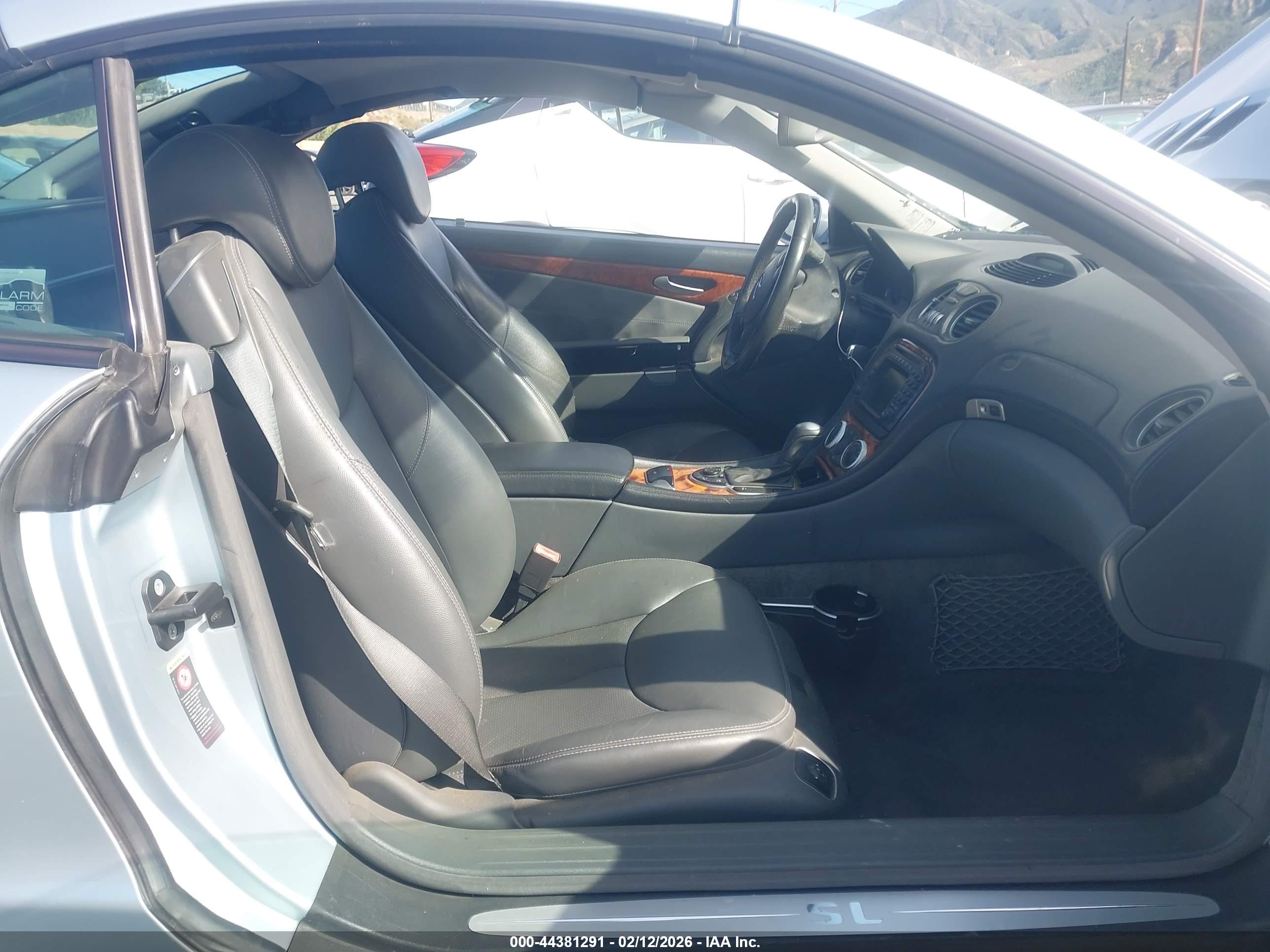 MERCEDES-BENZ SL image 5