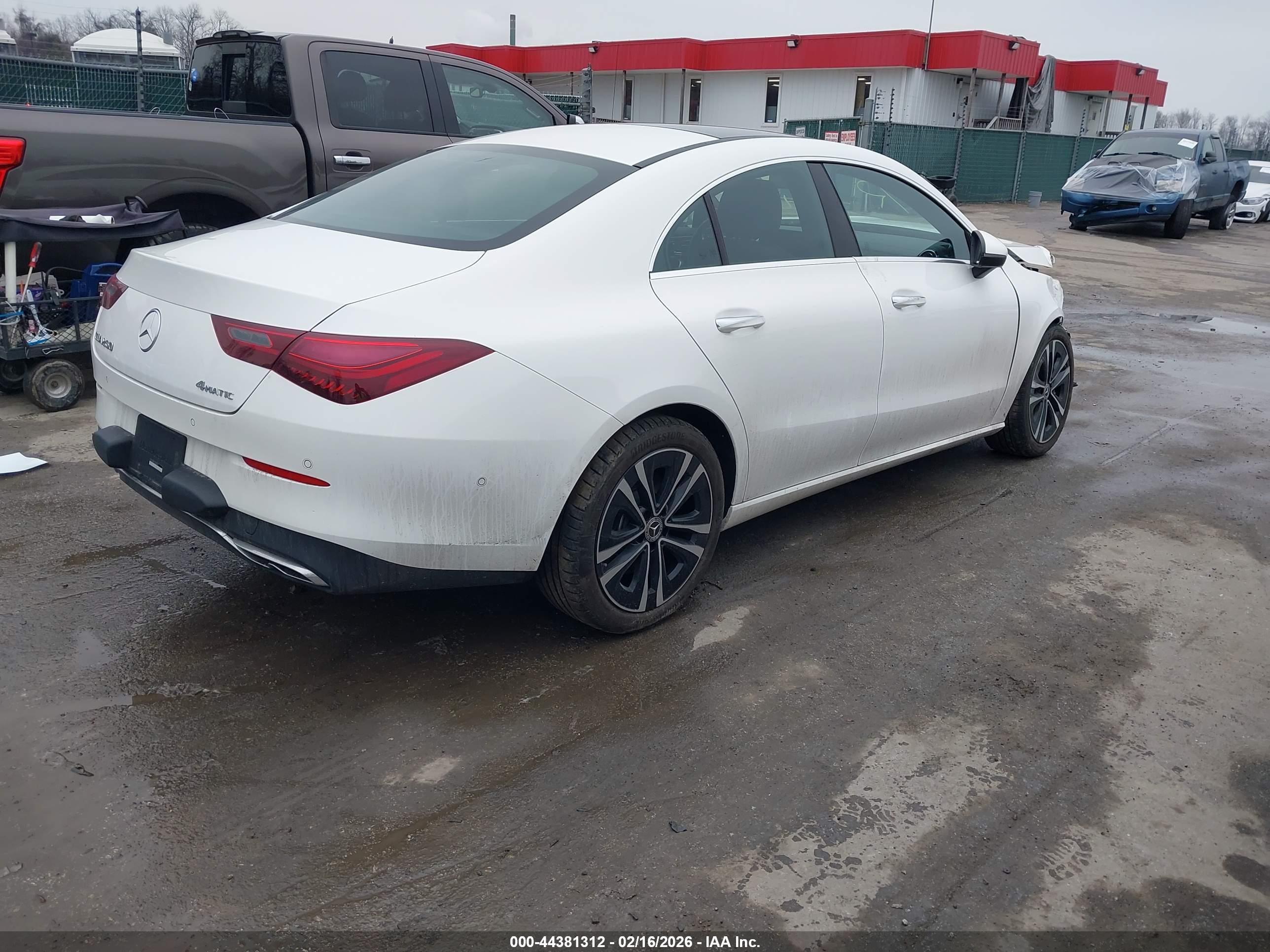 MERCEDES-BENZ CLA image 4