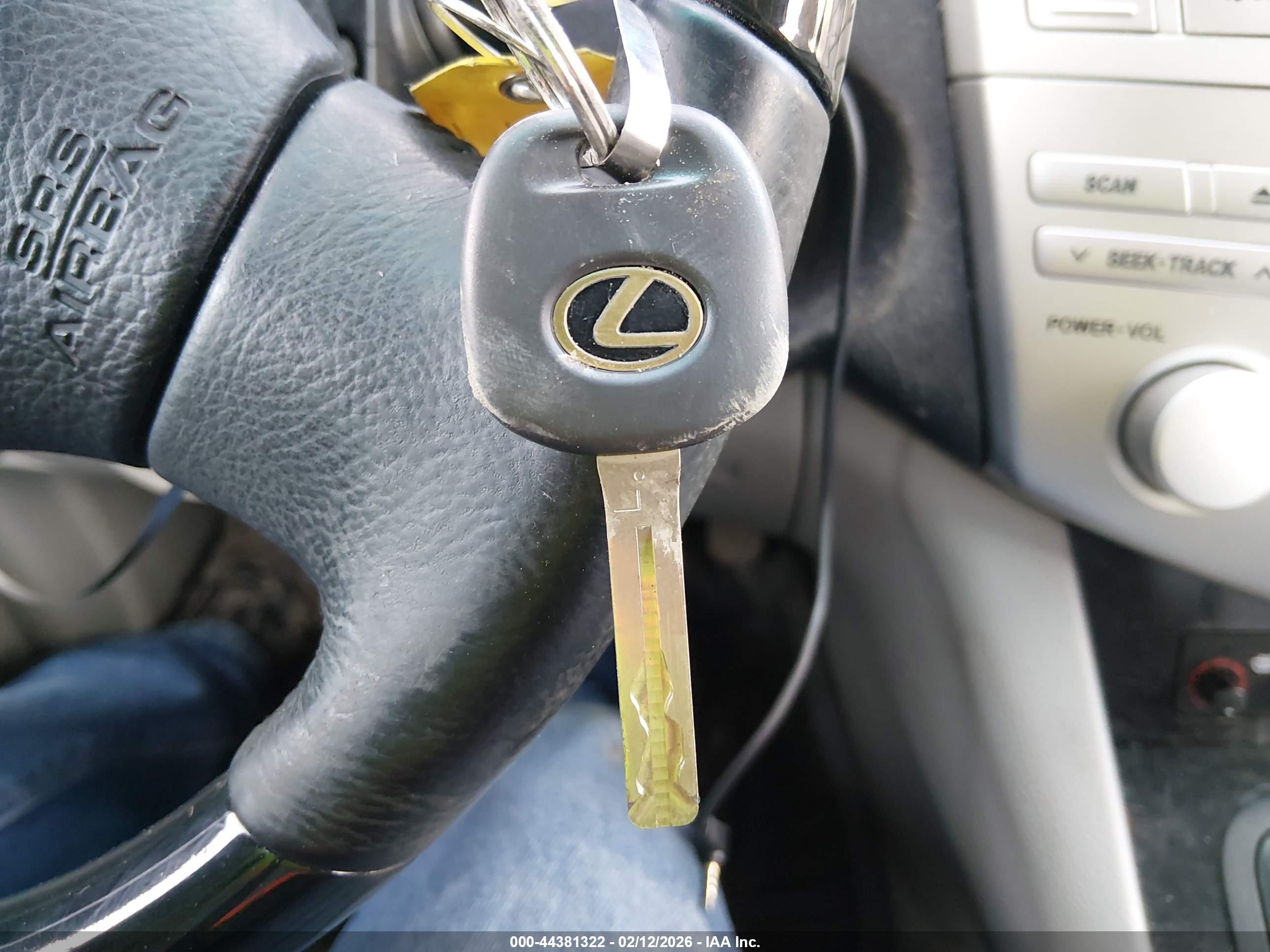 LEXUS RX image 11