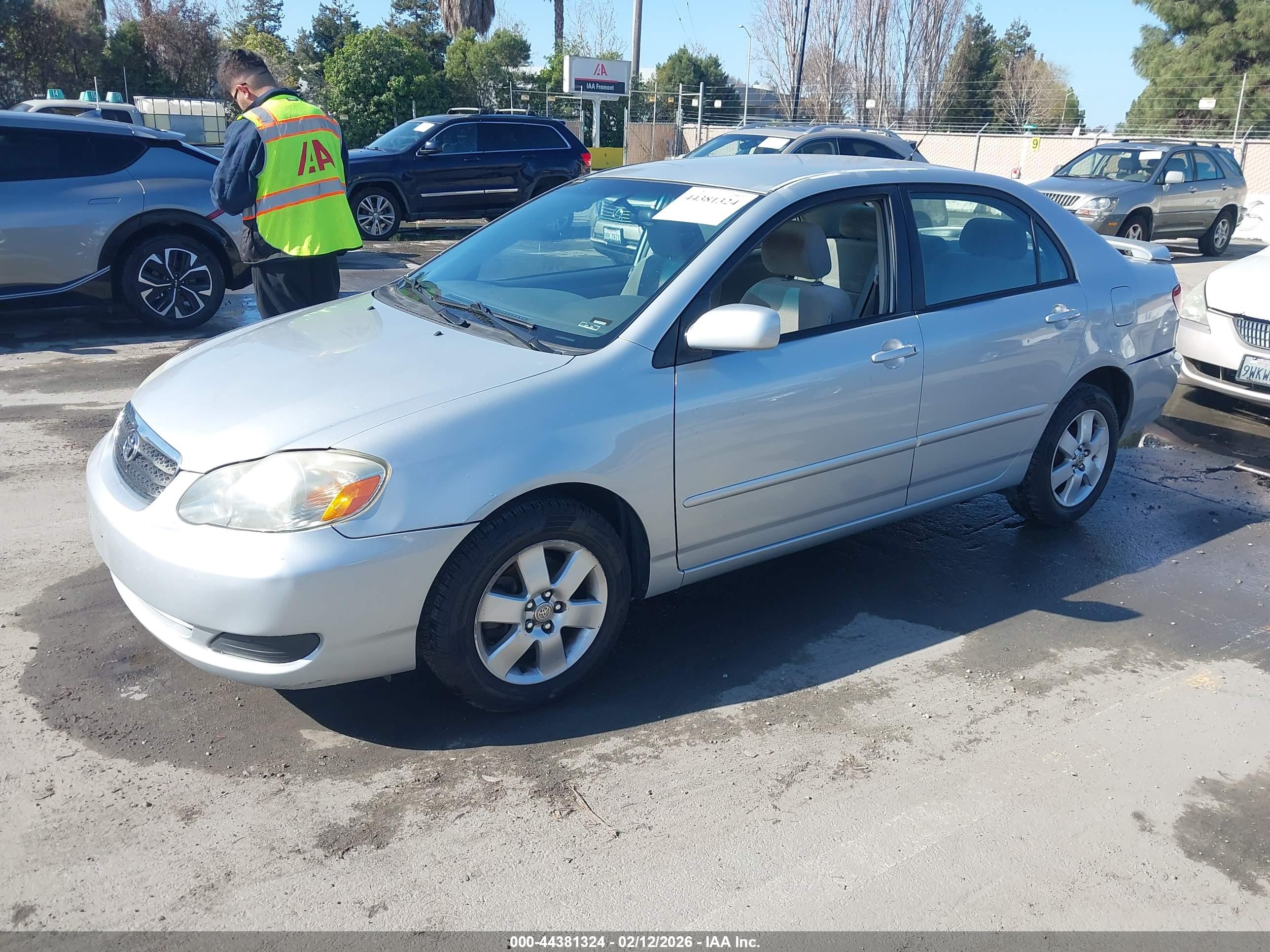 TOYOTA COROLLA image 2