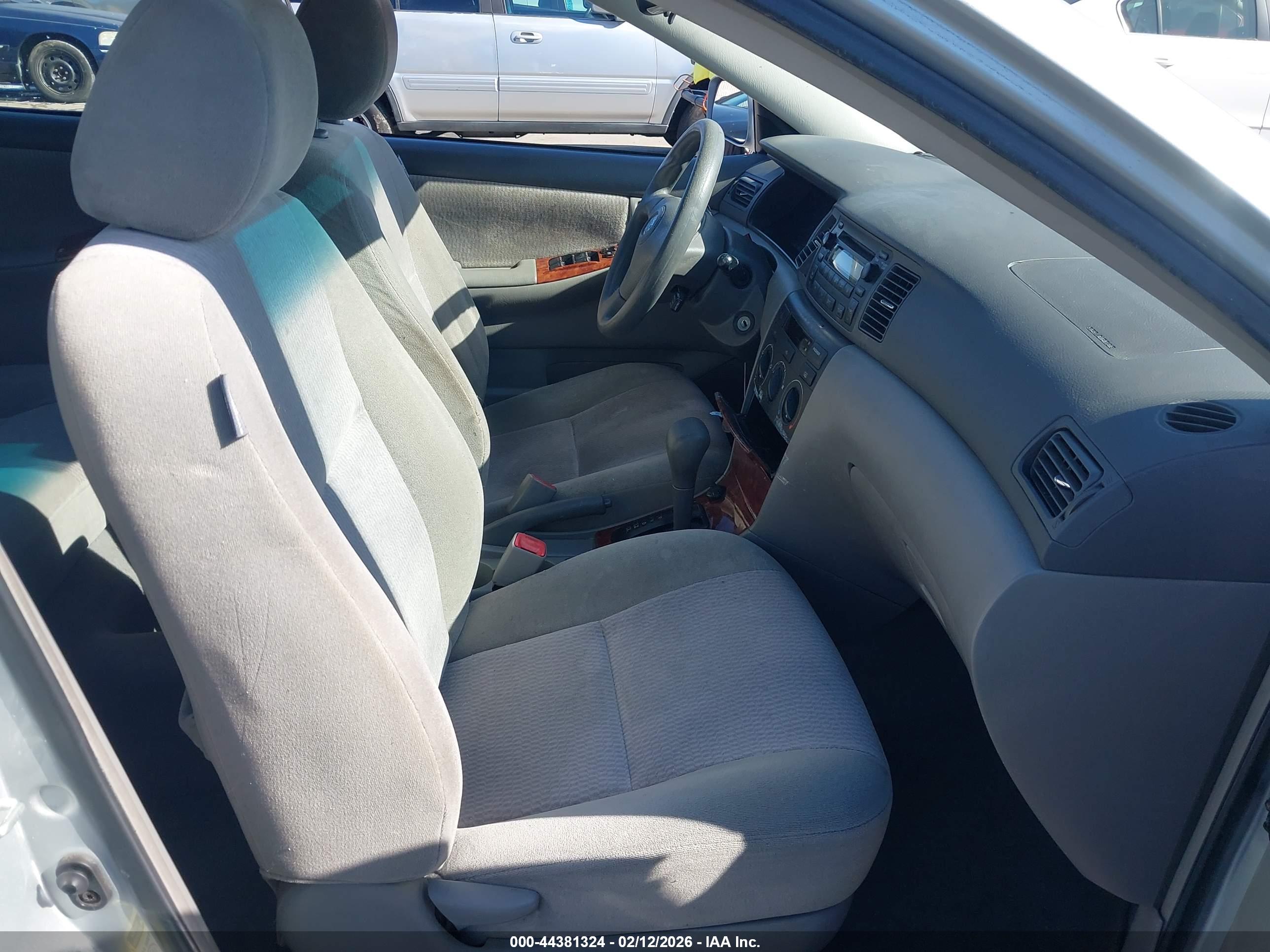 TOYOTA COROLLA image 5