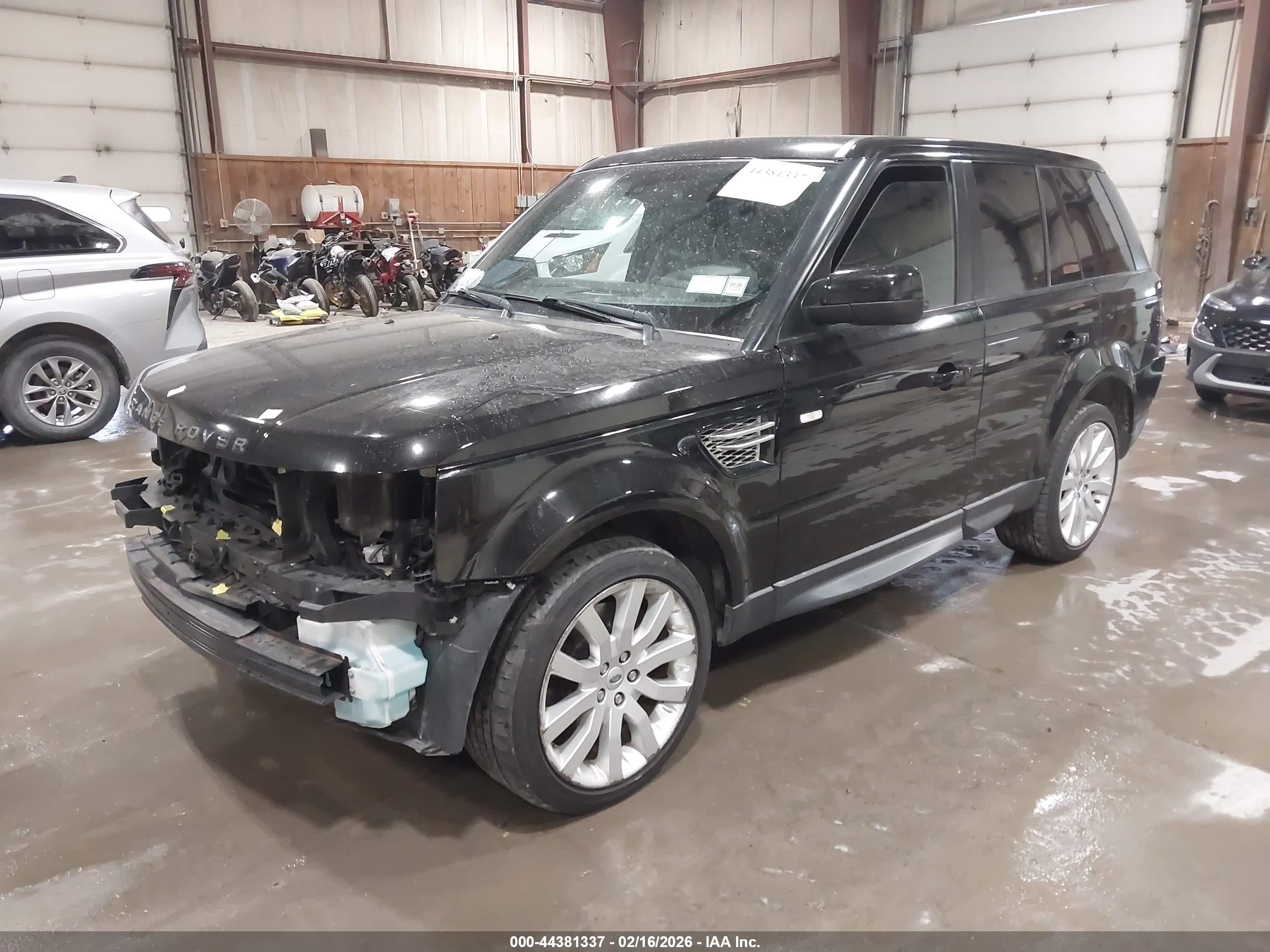 LAND ROVER image 2