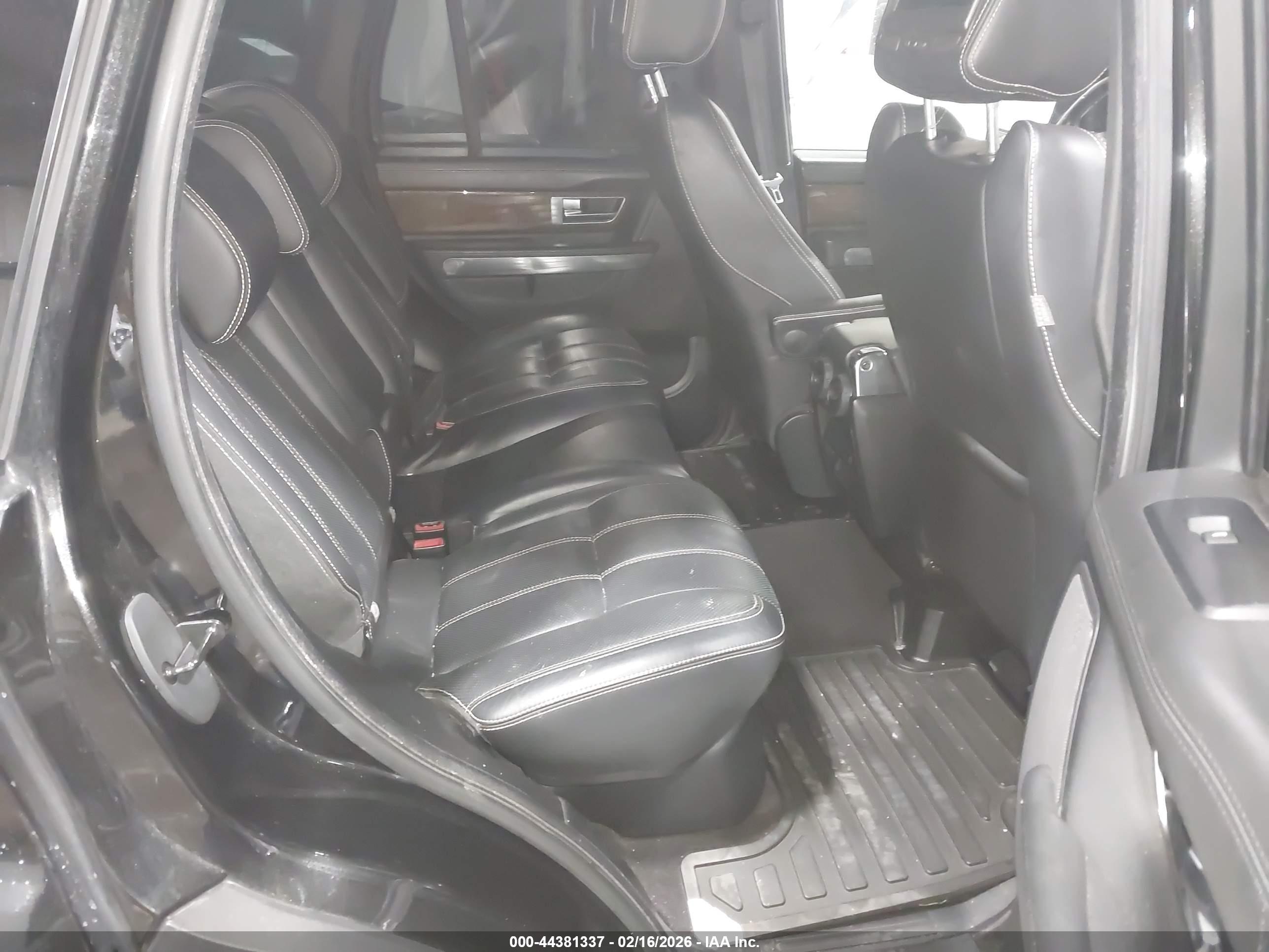 LAND ROVER image 8