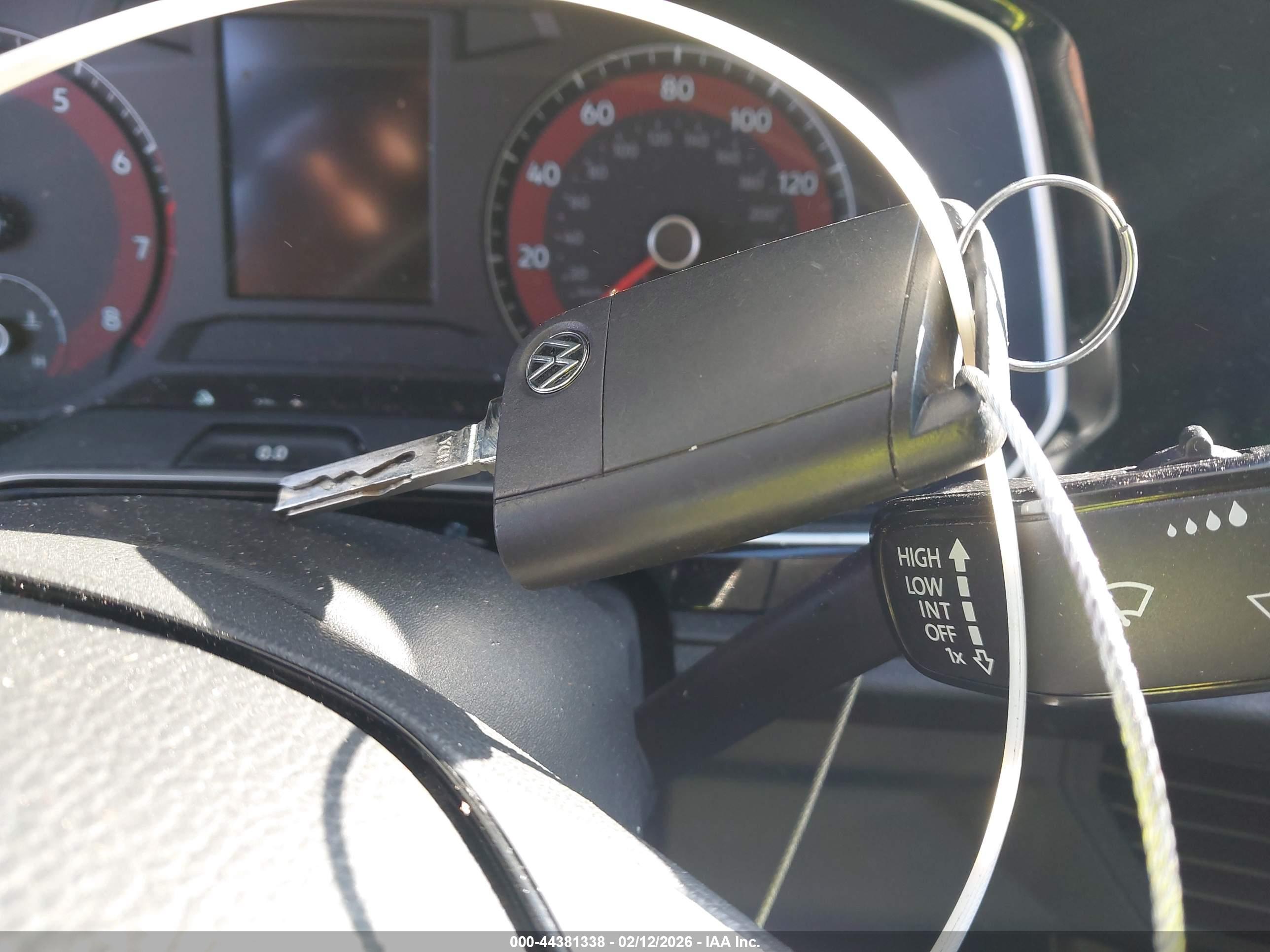 VOLKSWAGEN JETTA image 11