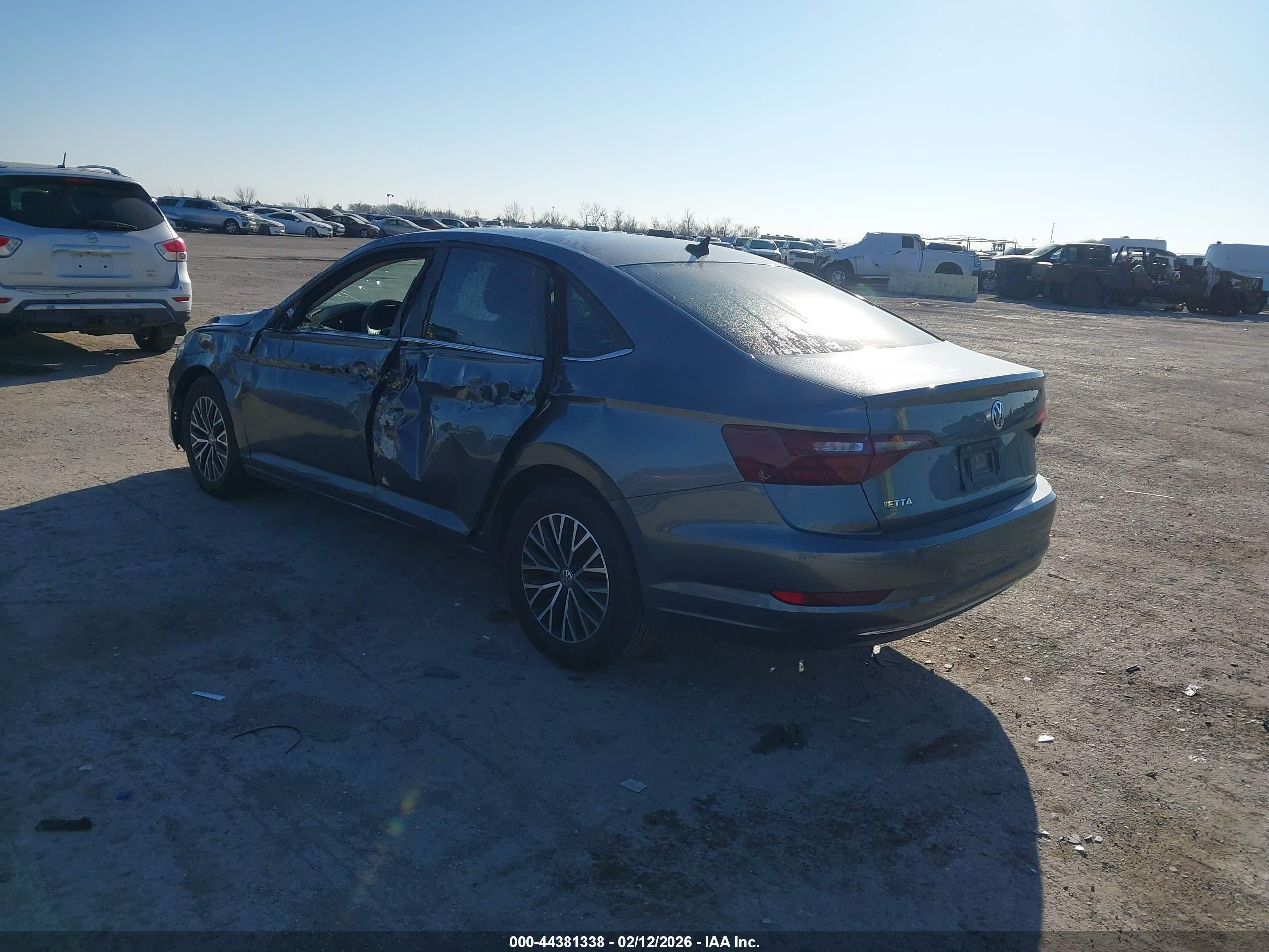 VOLKSWAGEN JETTA image 3