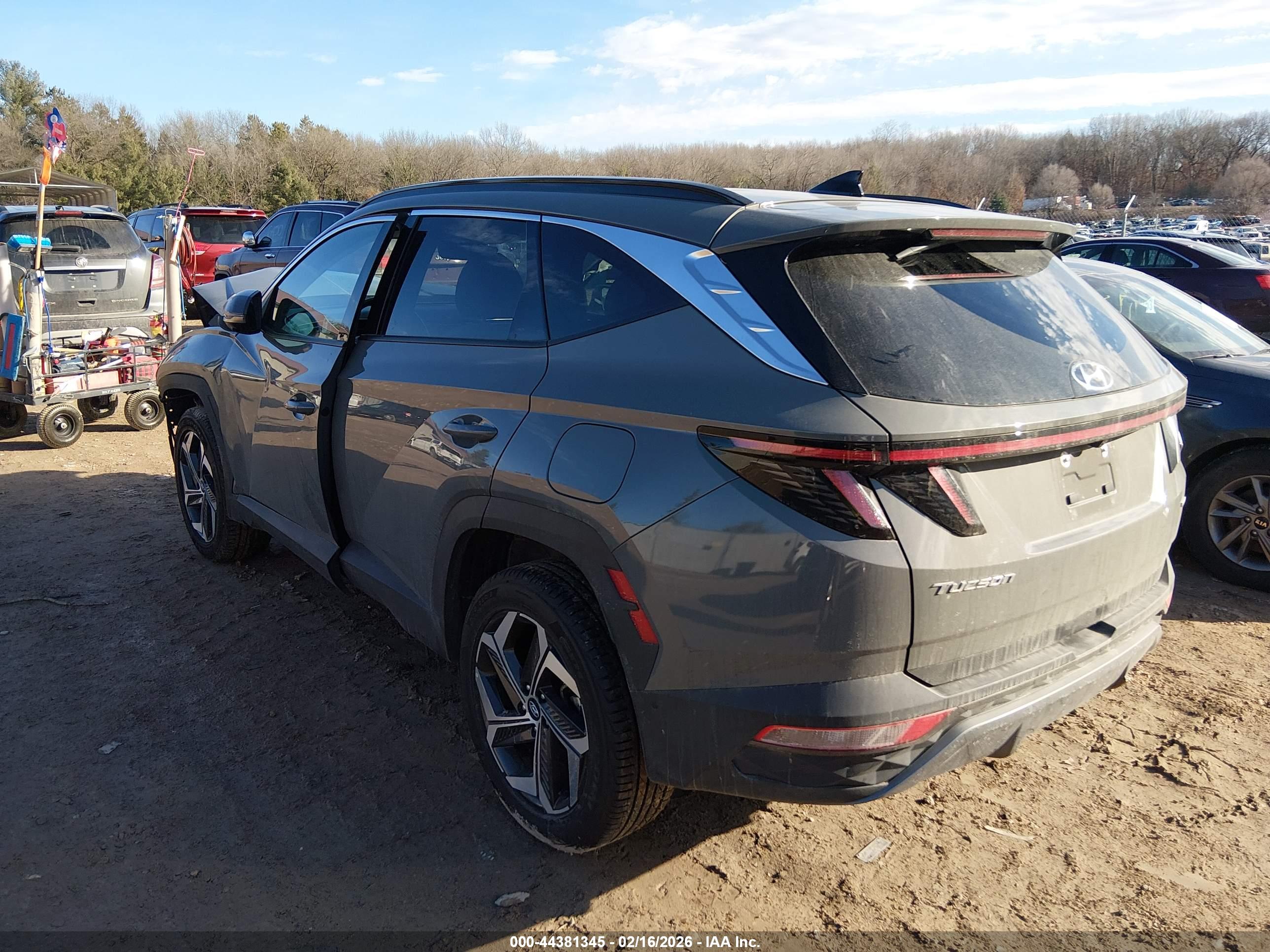 HYUNDAI TUCSON image 3
