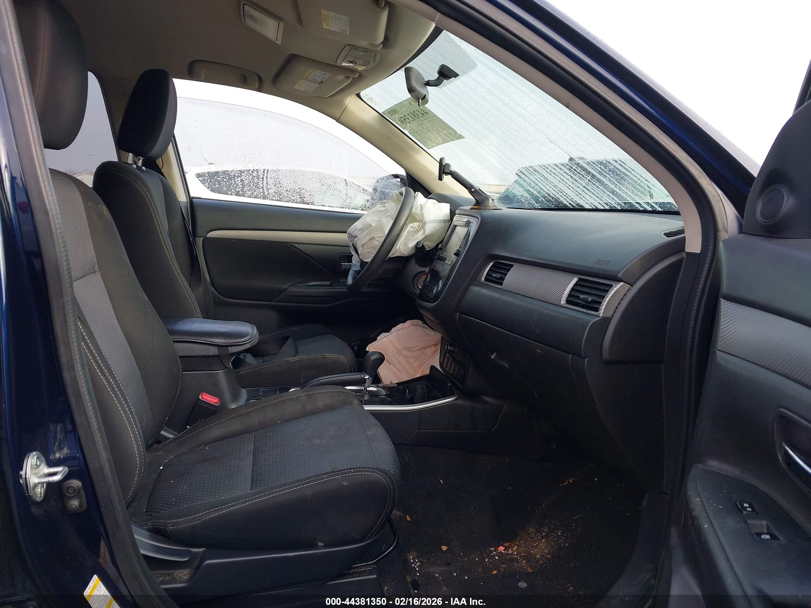 MITSUBISHI OUTLANDER image 5