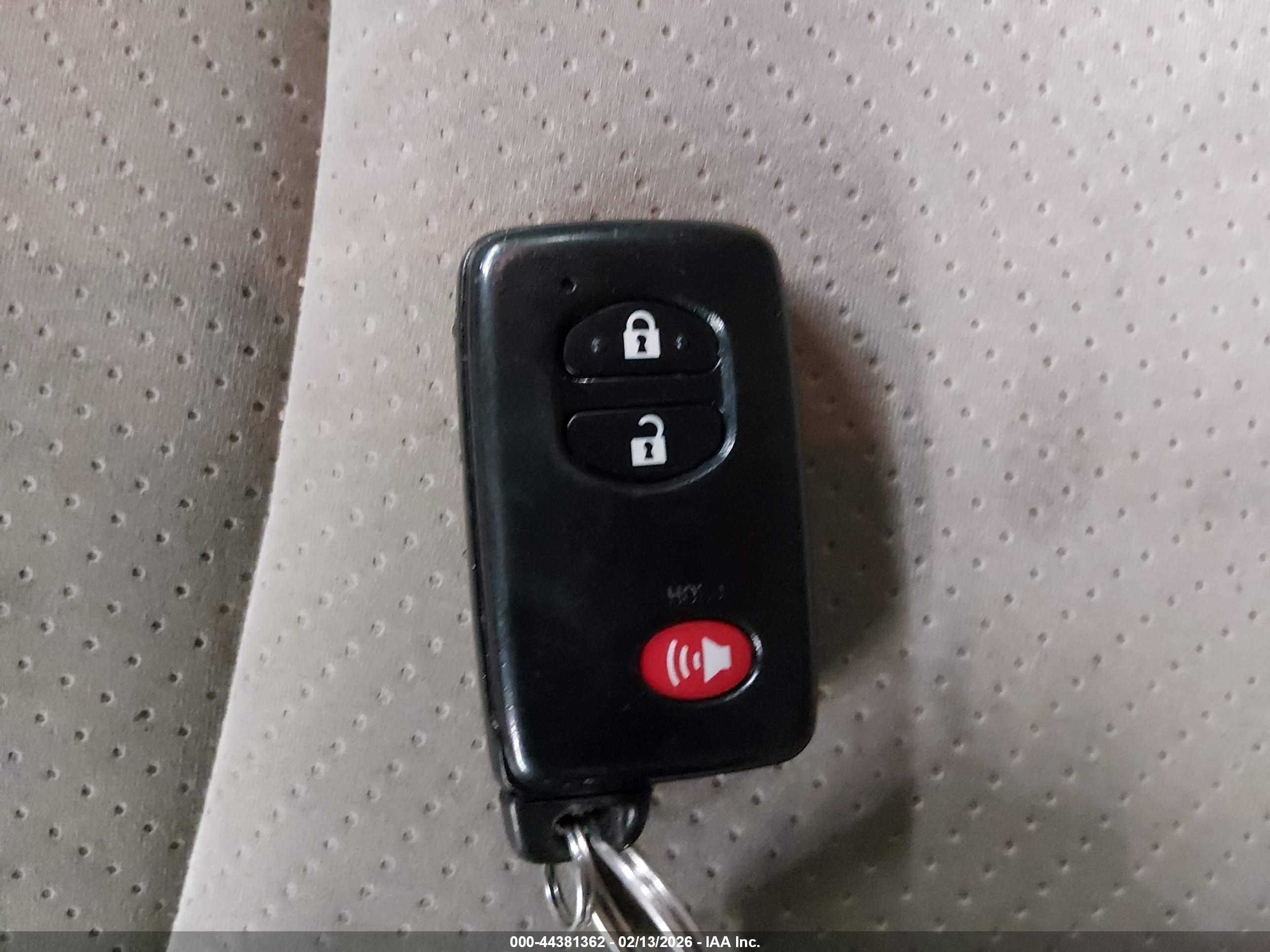 TOYOTA PRIUS image 11