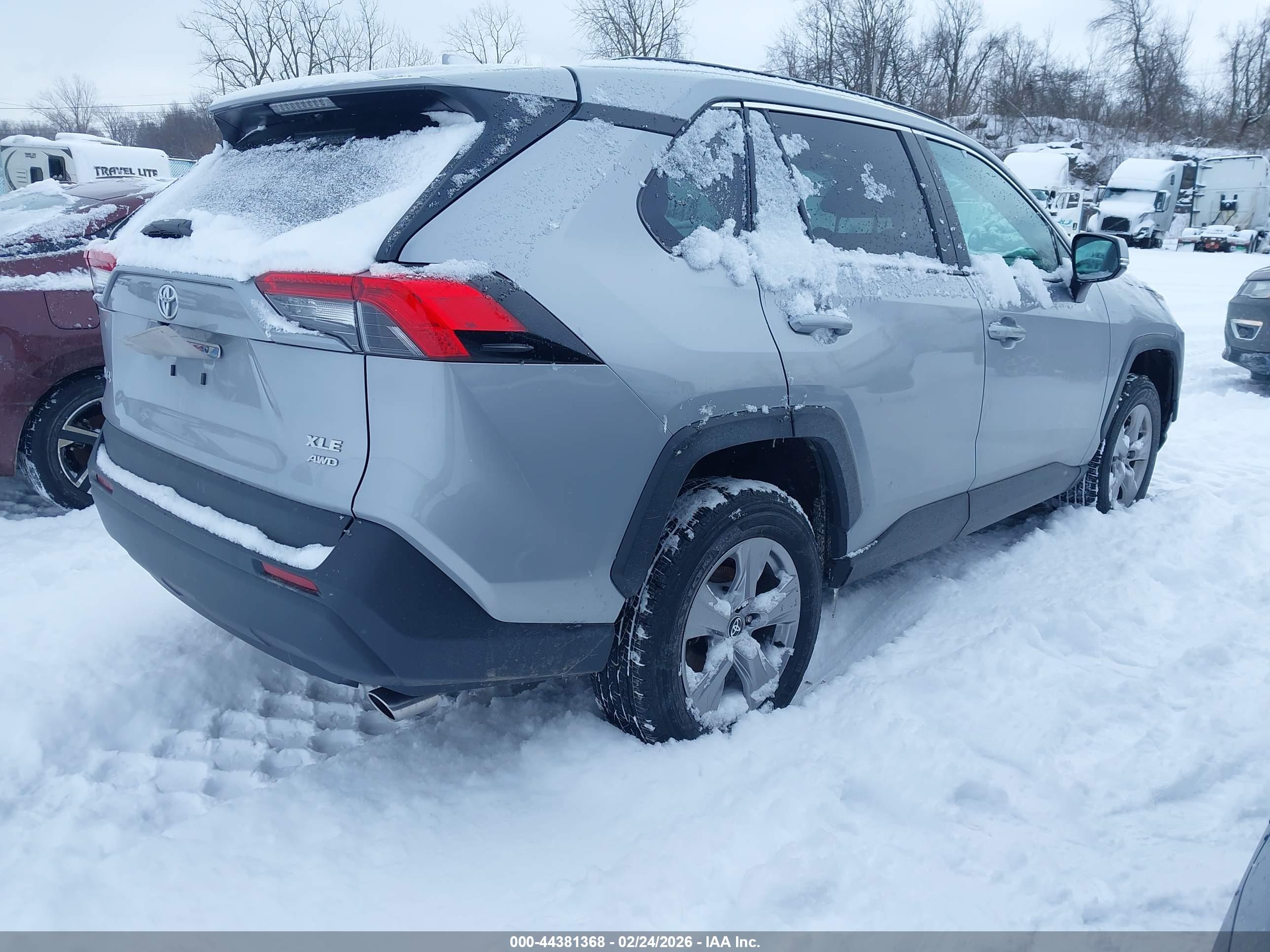 TOYOTA RAV4 image 4