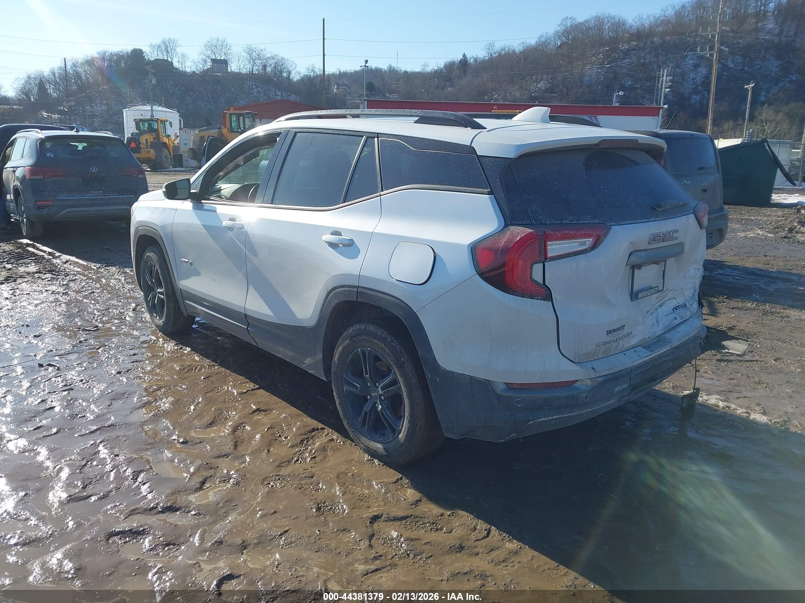 GMC TERRAIN image 3