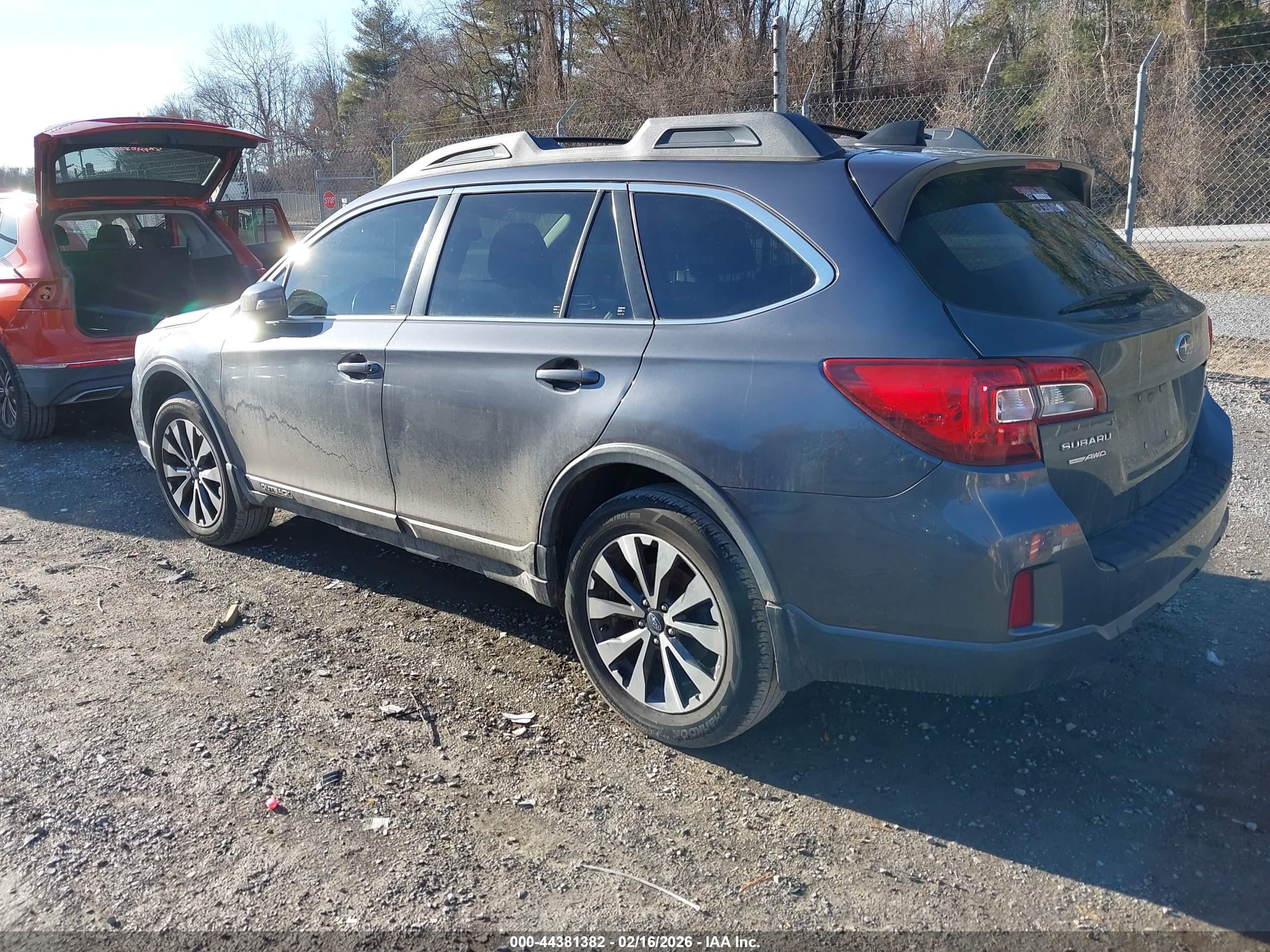 SUBARU OUTBACK image 3