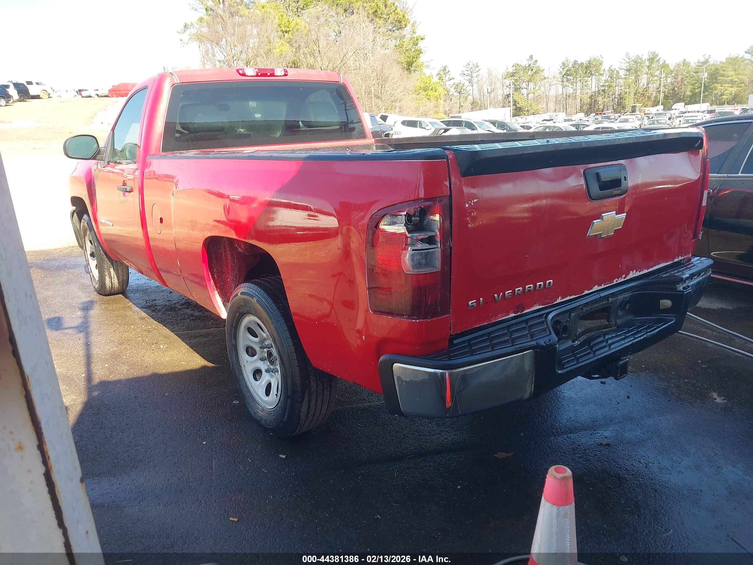 CHEVROLET SILVERADO image 3