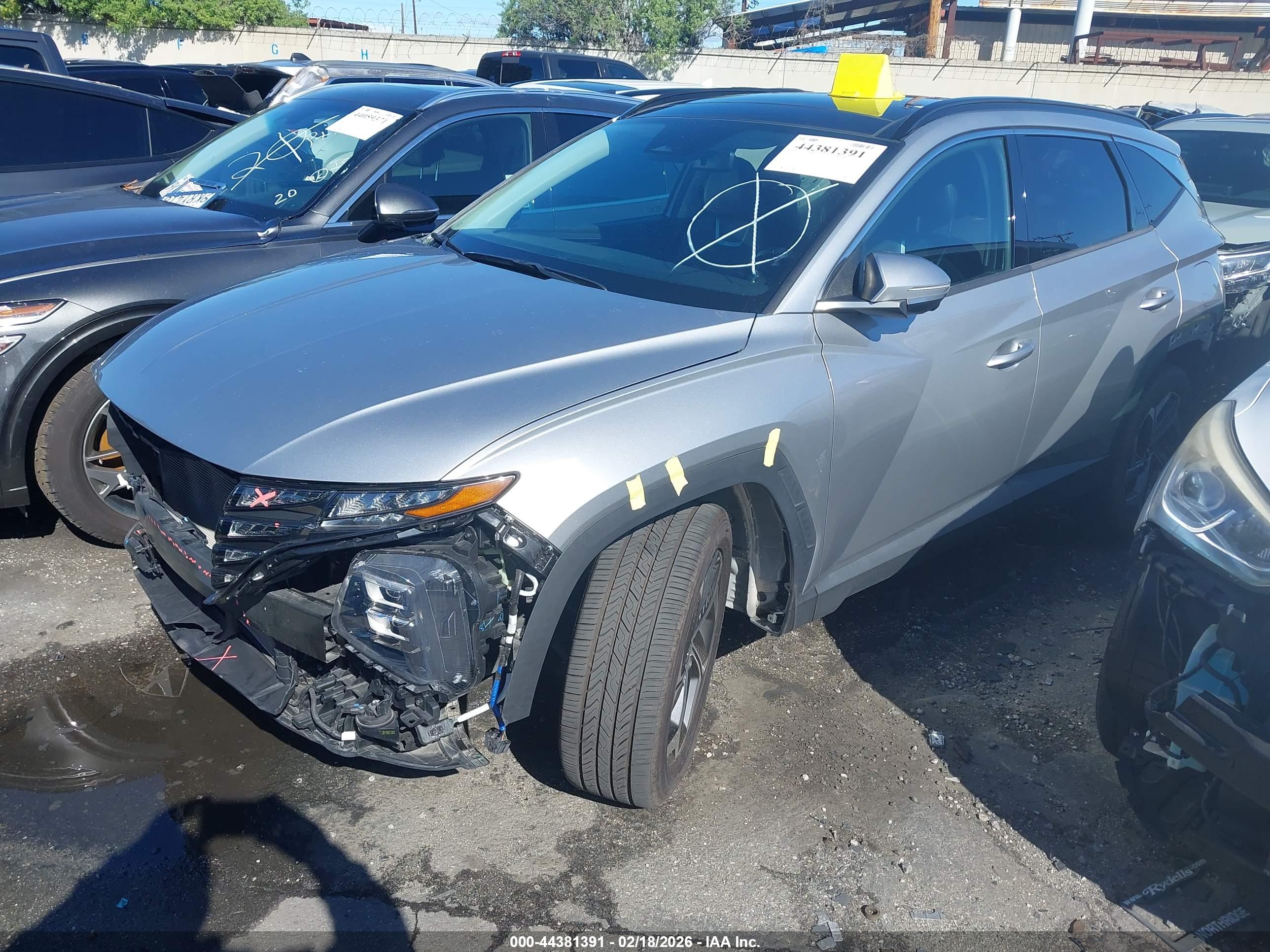 HYUNDAI TUCSON image 2