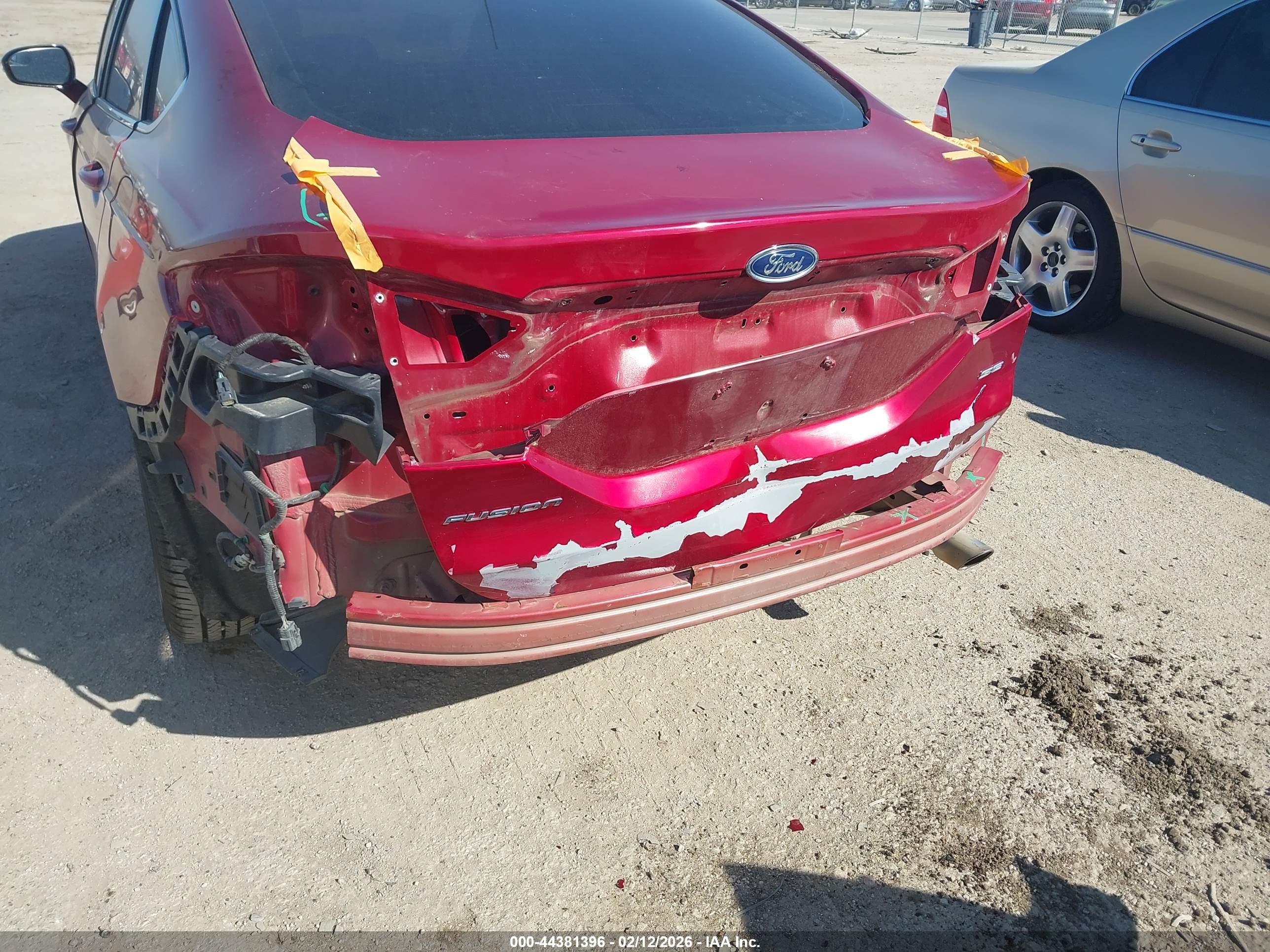 FORD FUSION image 6