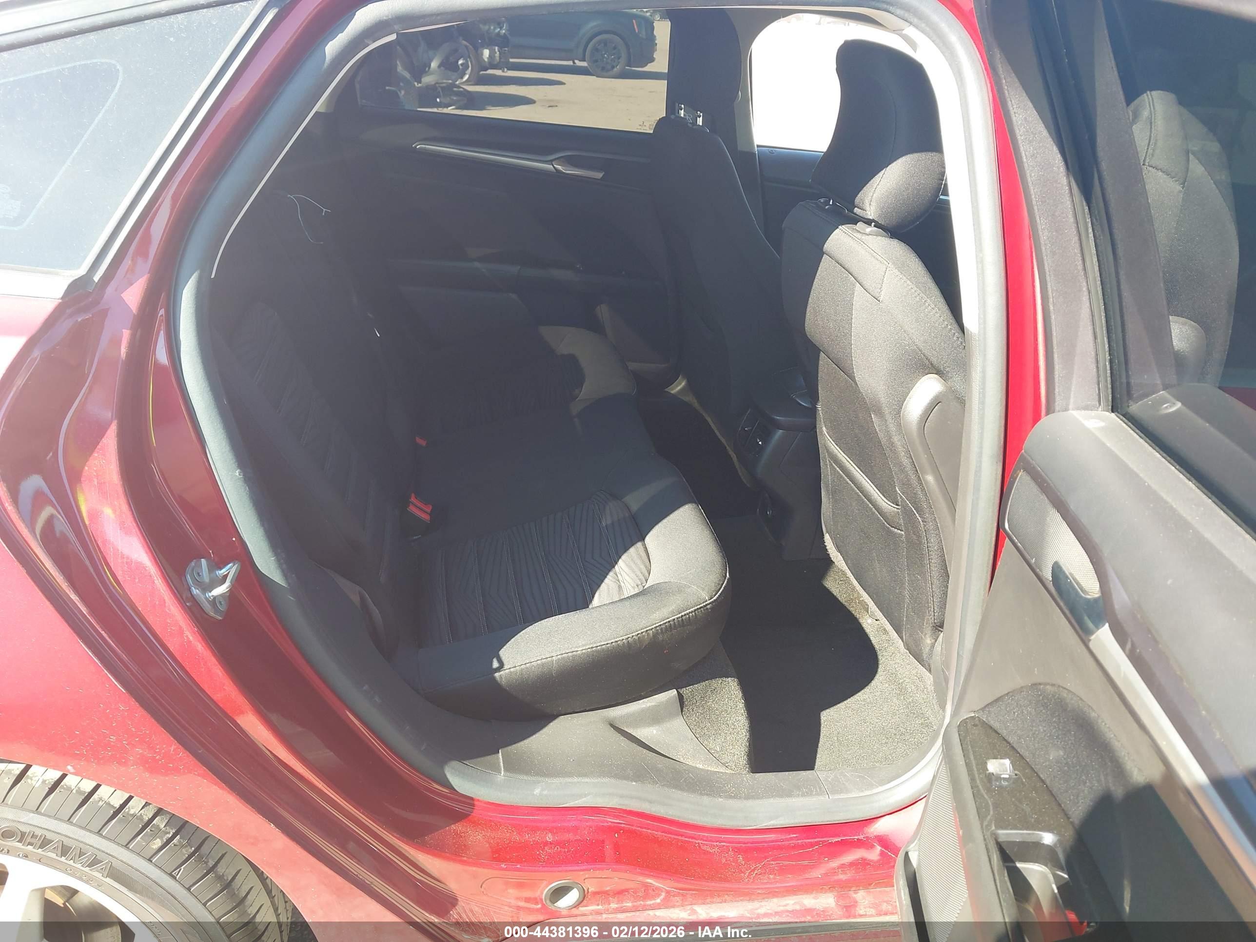FORD FUSION image 8
