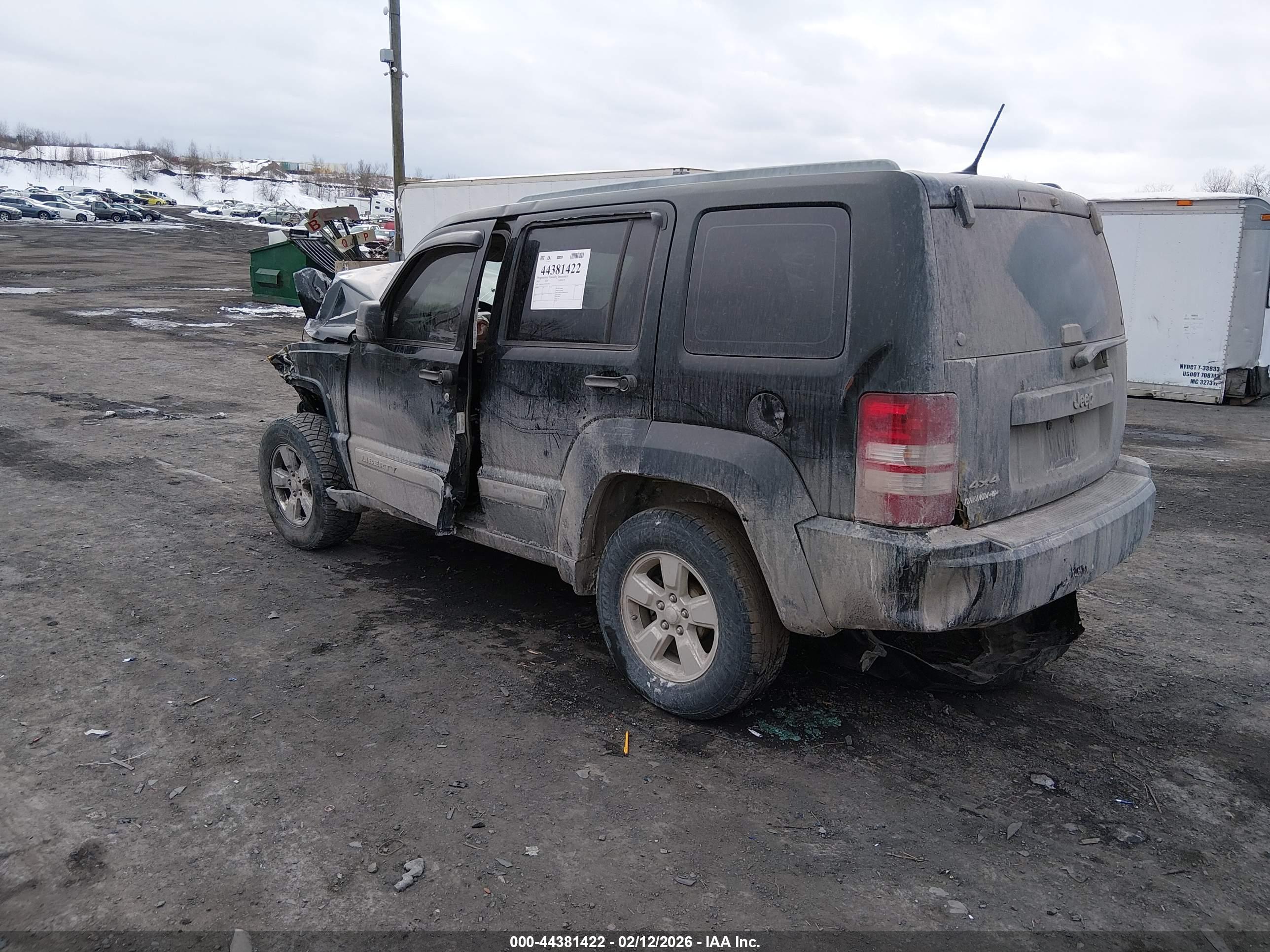JEEP LIBERTY image 3