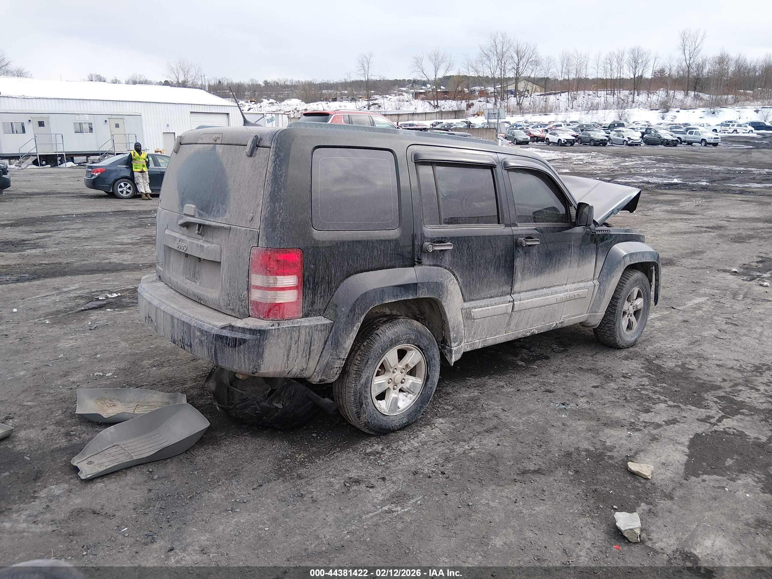 JEEP LIBERTY image 4