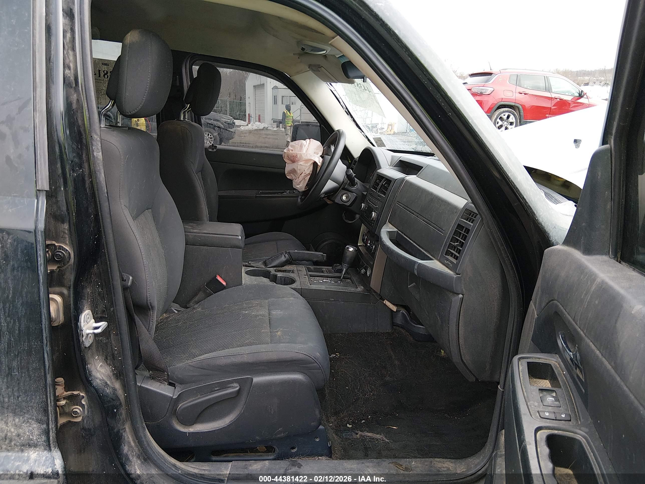 JEEP LIBERTY image 5