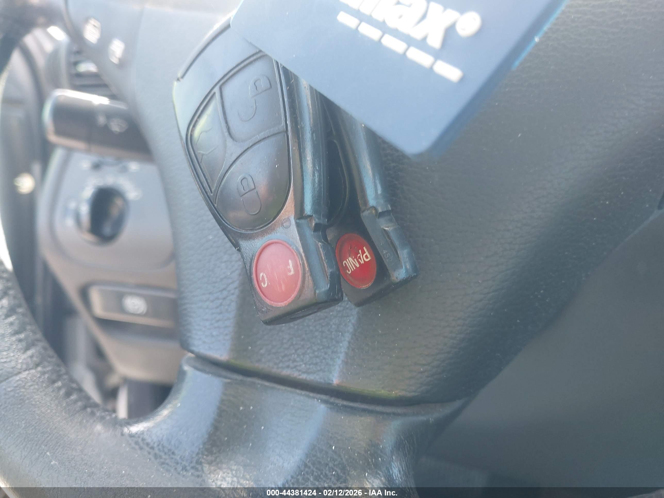 MERCEDES-BENZ C image 11