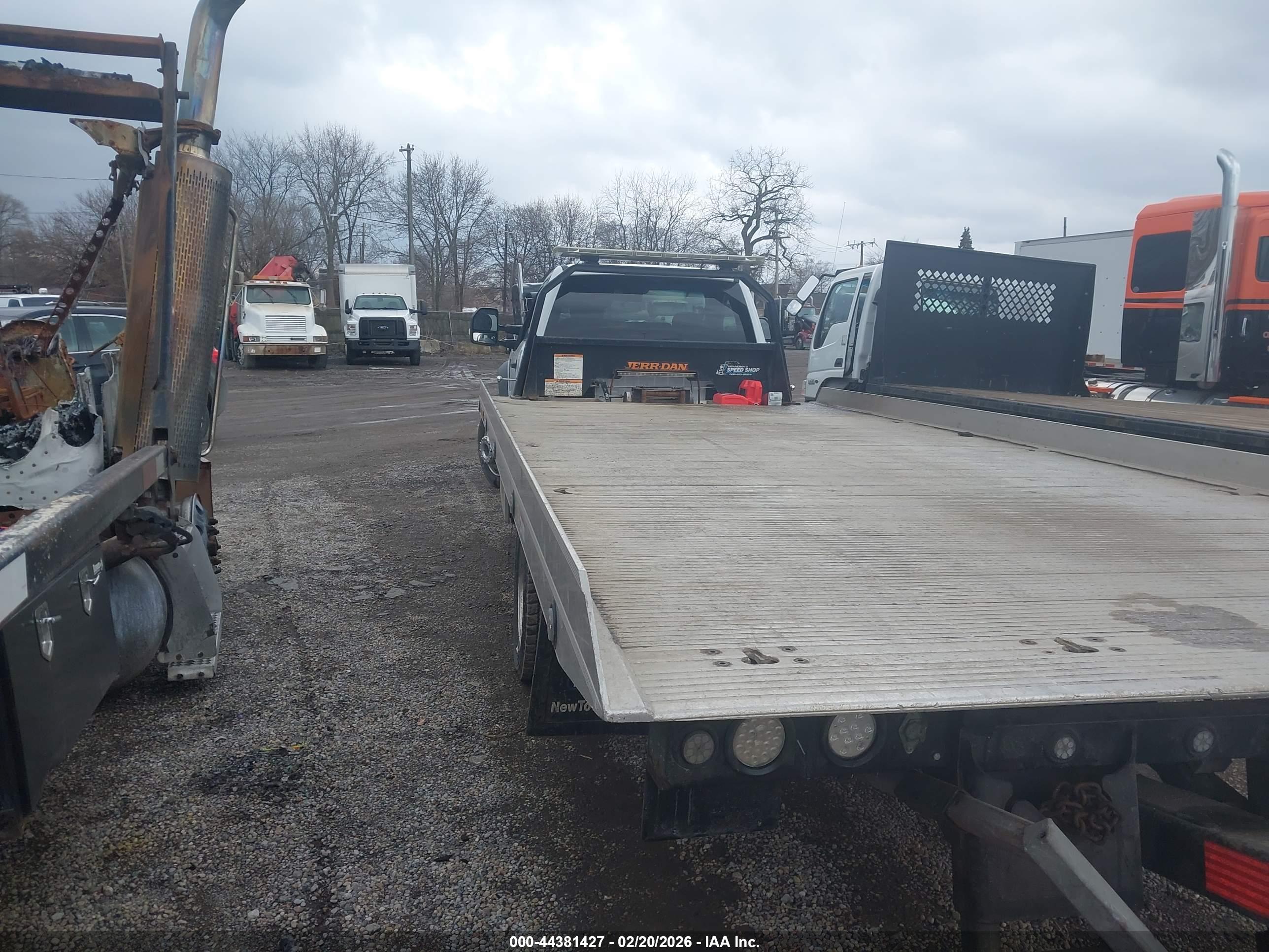 FORD F-550 image 3