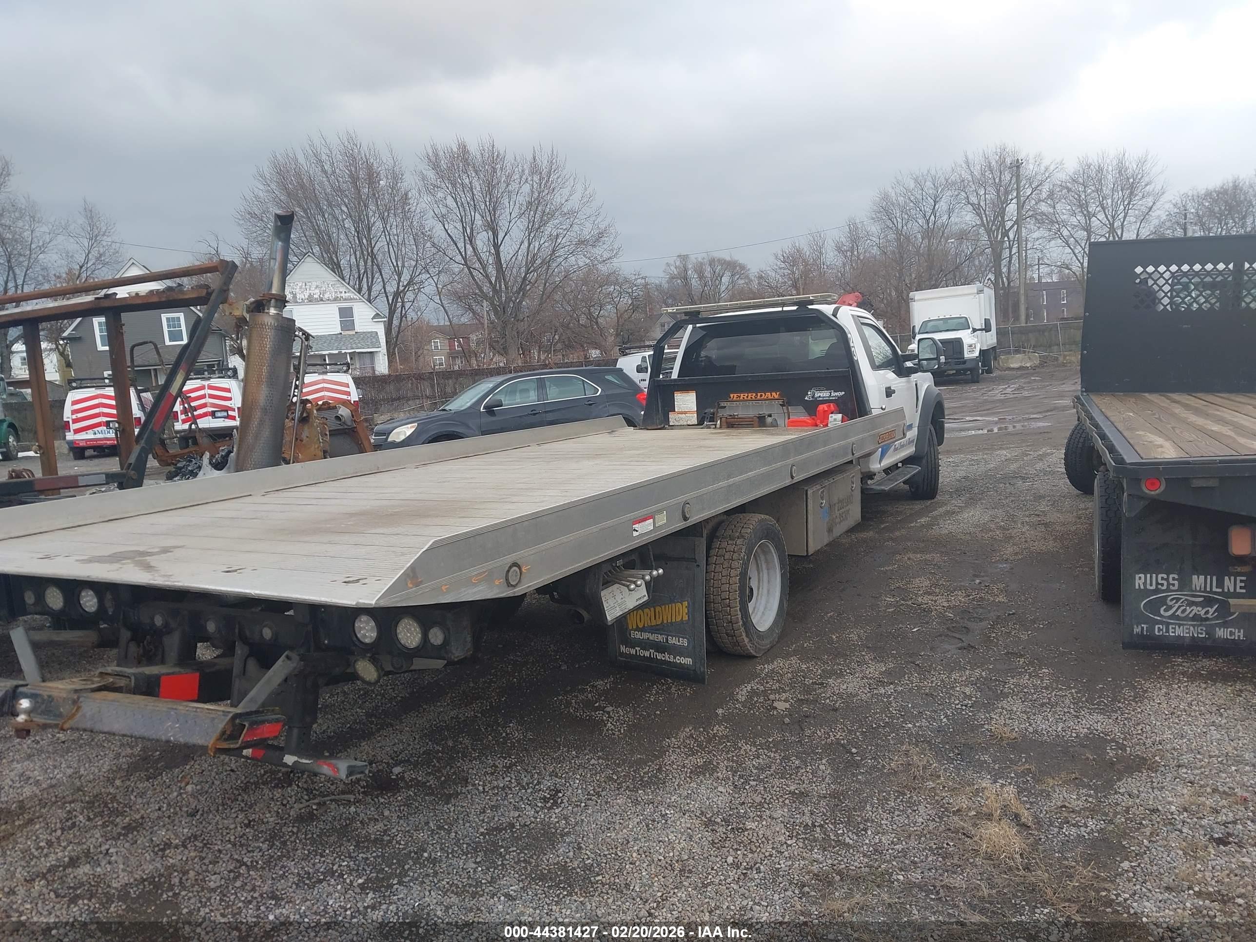 FORD F-550 image 4