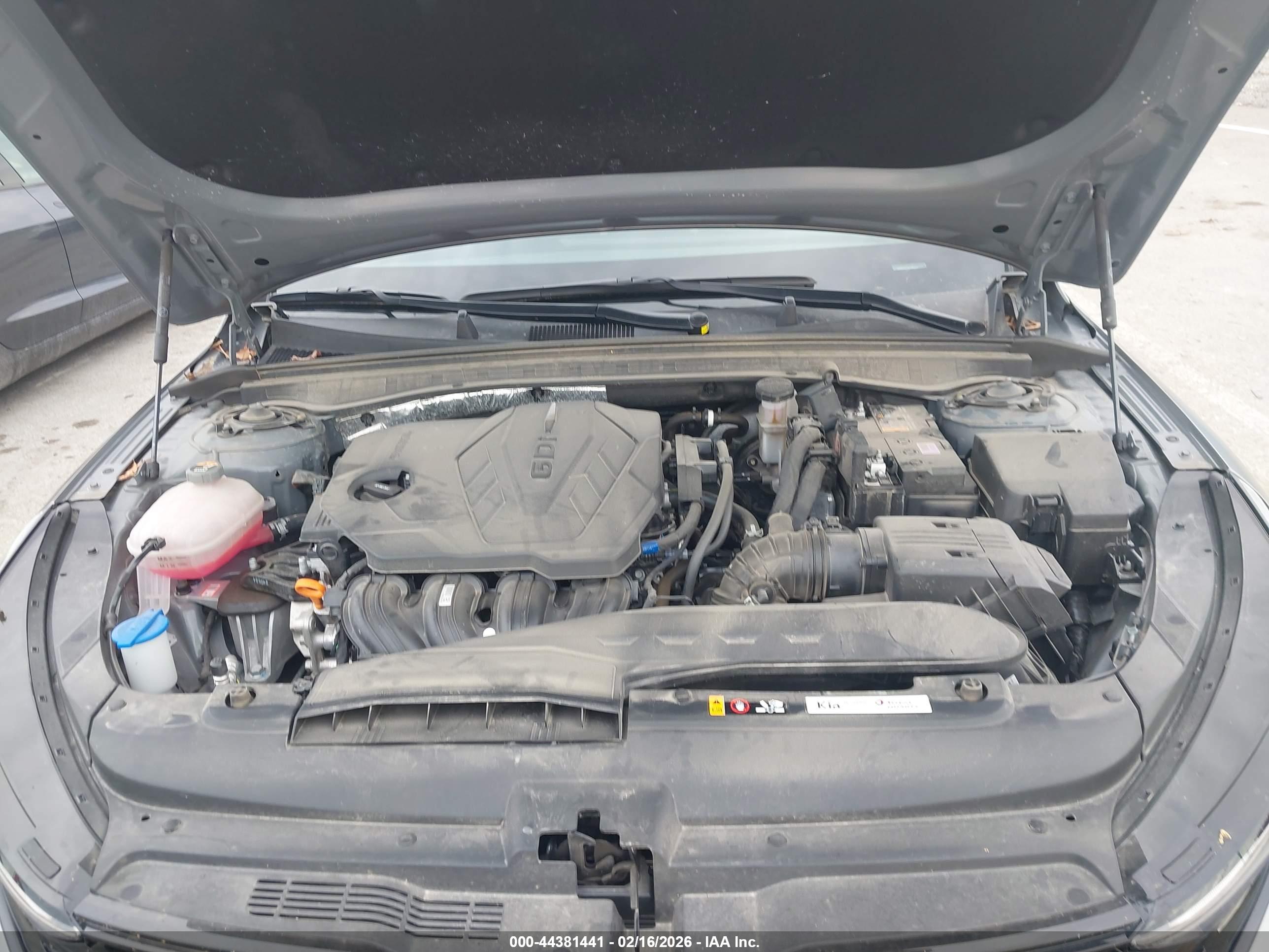 KIA K5 image 10