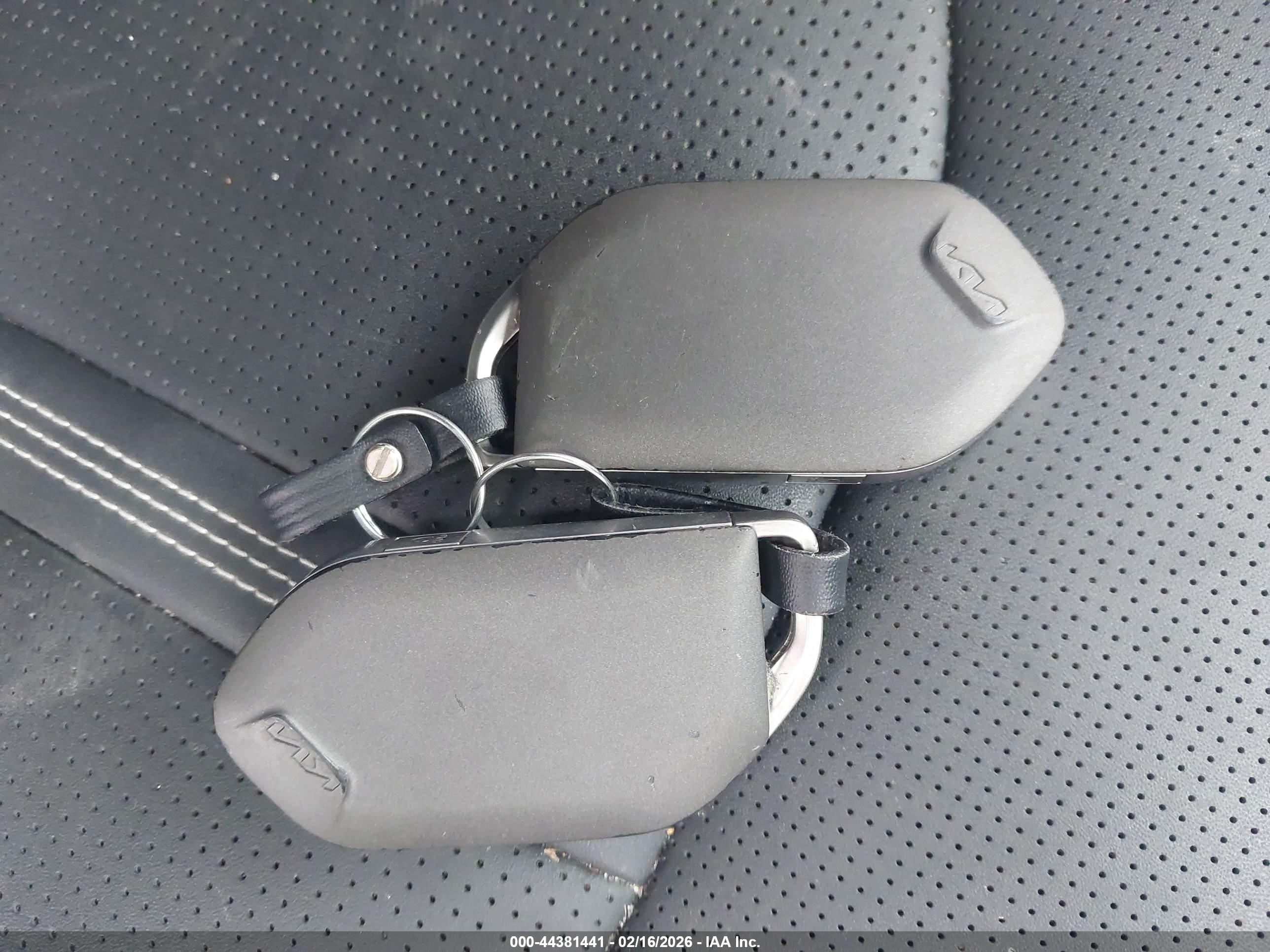 KIA K5 image 11