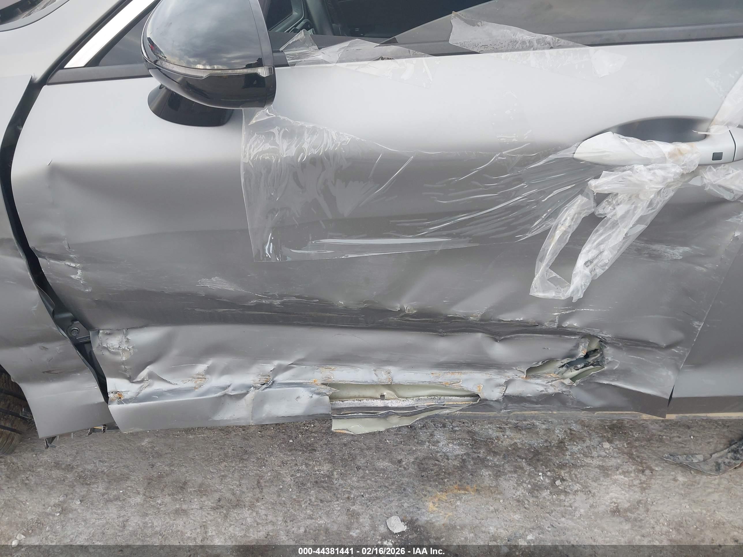 KIA K5 image 6