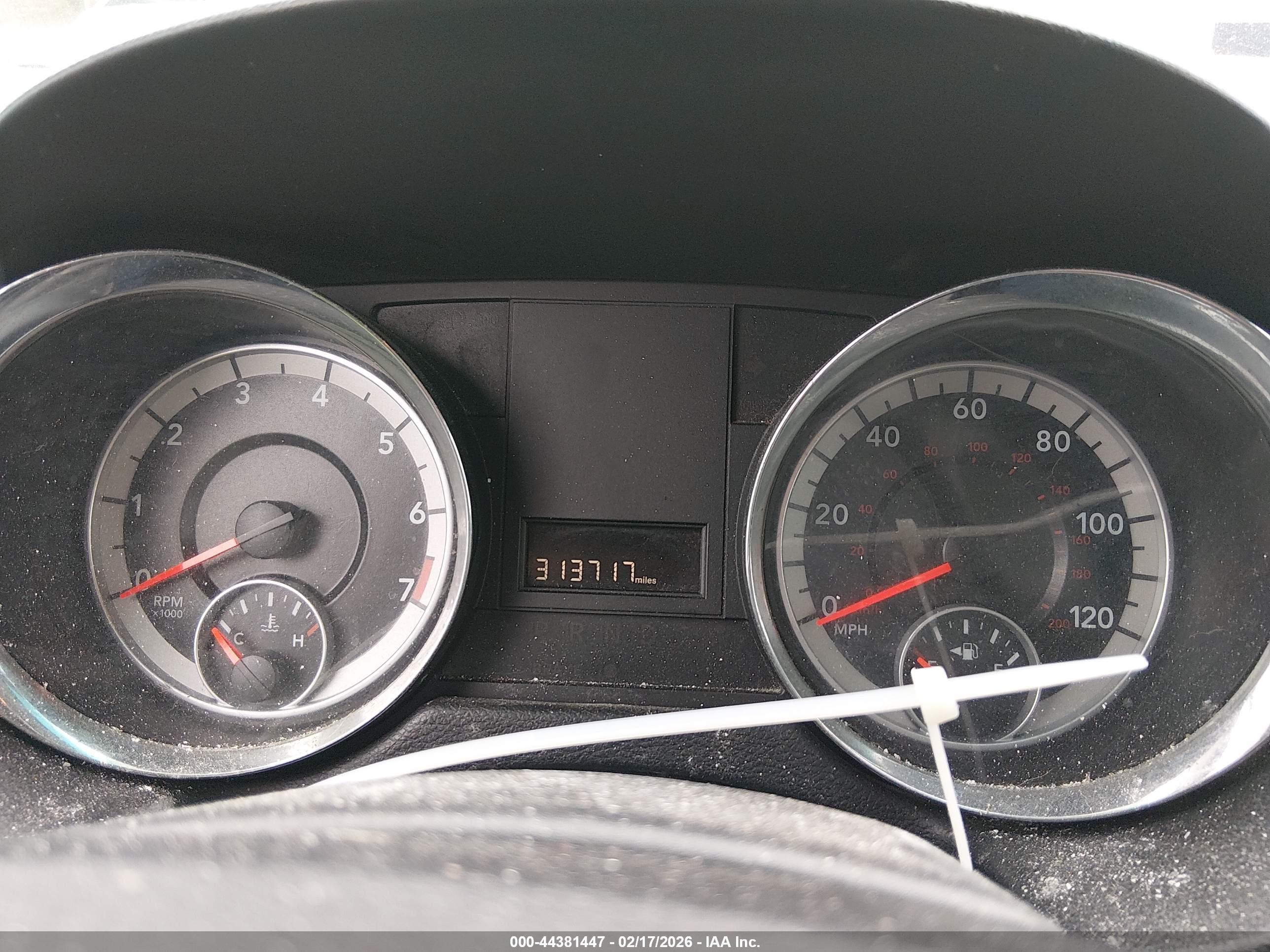 DODGE GRAND image 7