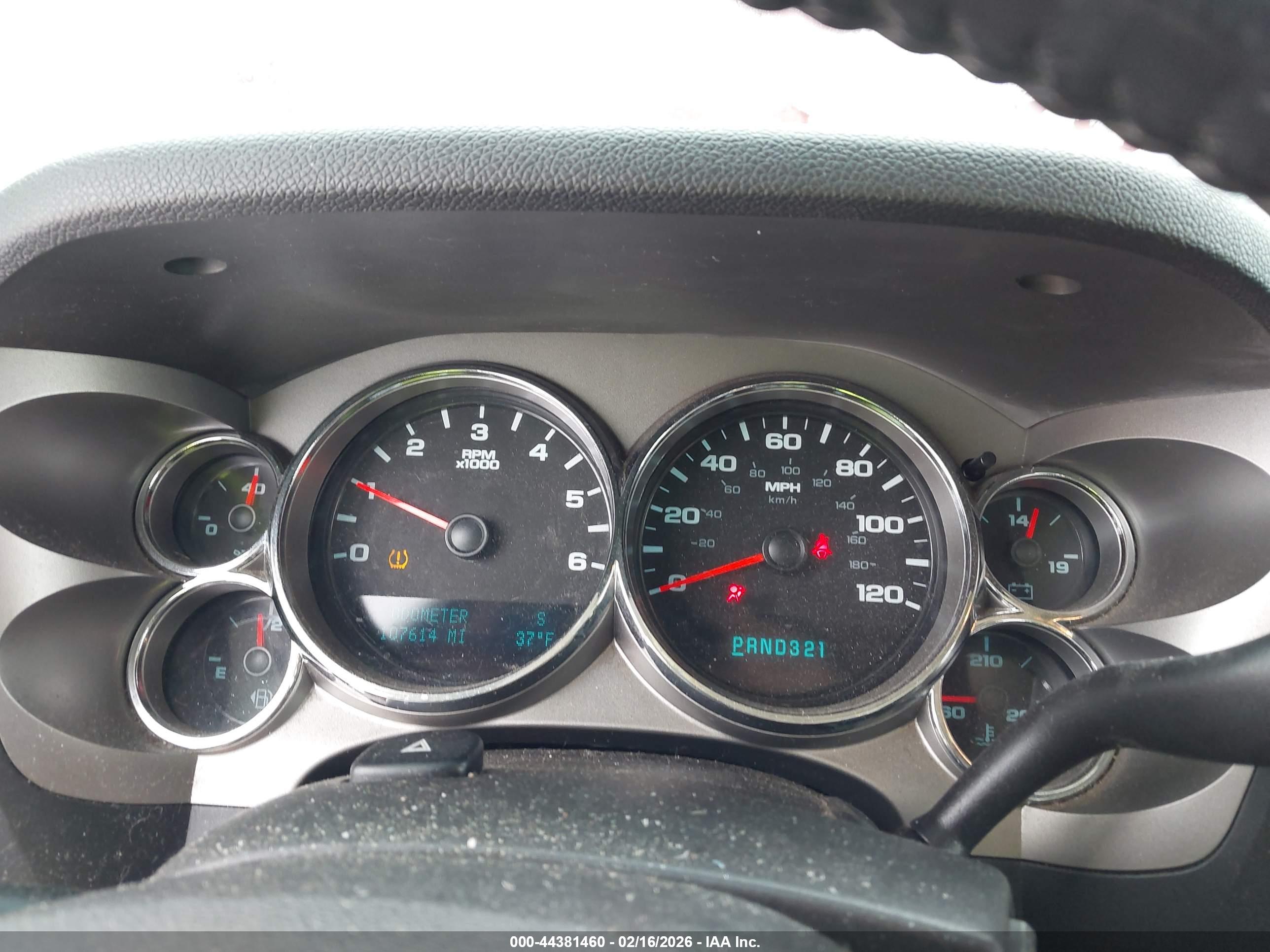 CHEVROLET SILVERADO image 7