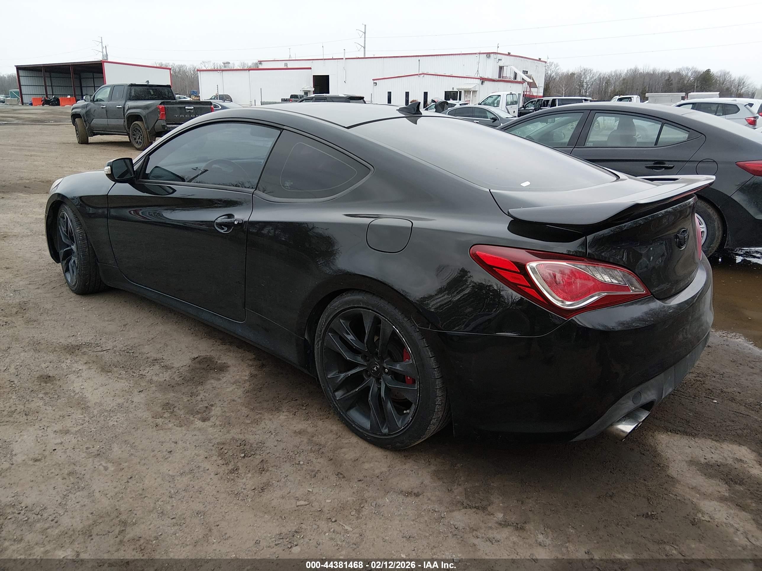 HYUNDAI GENESIS image 3
