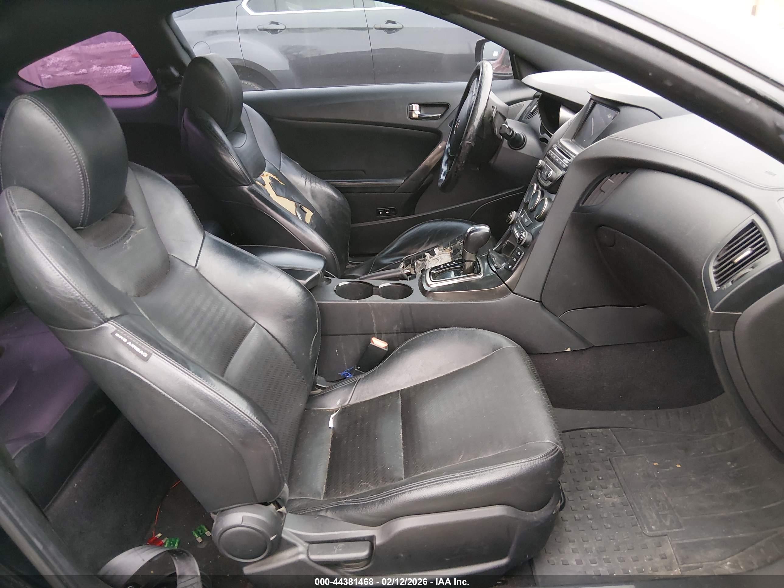 HYUNDAI GENESIS image 5